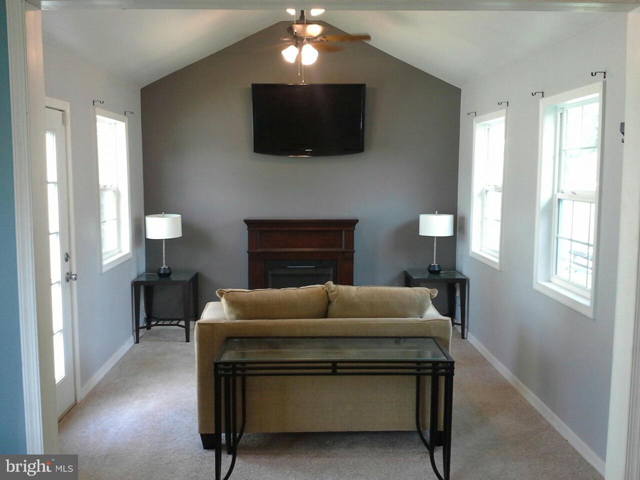 MUNROE GARDENS - Residential