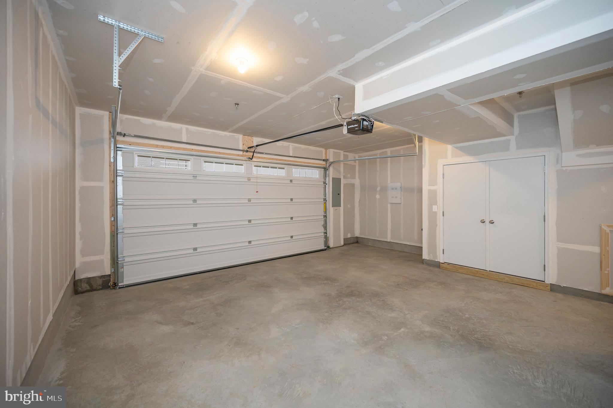 EMBREY MILL - Residential Lease