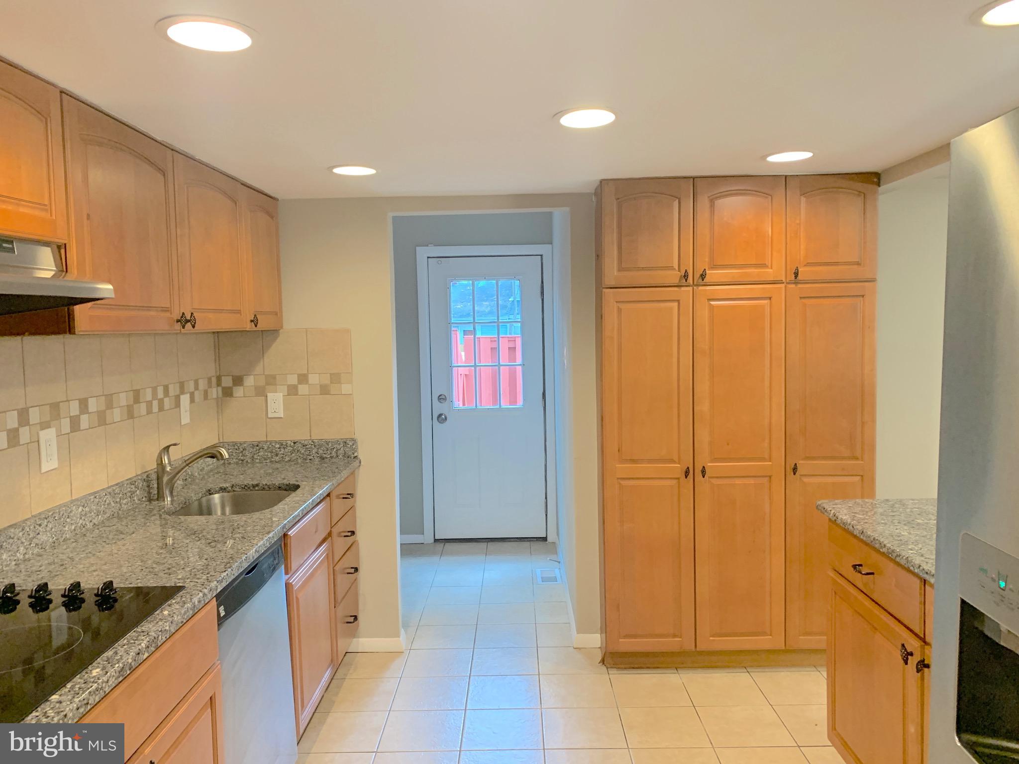 CROFTON TOWNE - Residential