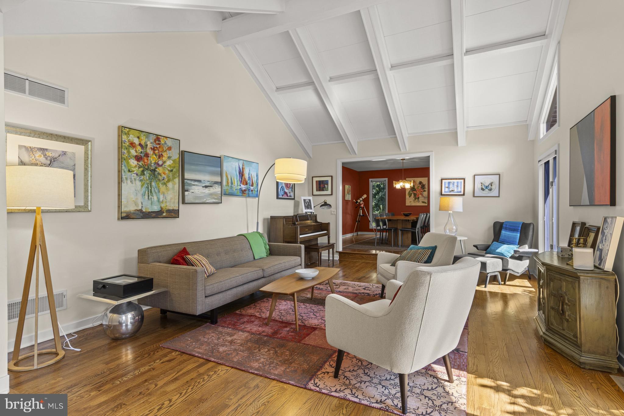 8 MOZART DRIVE W