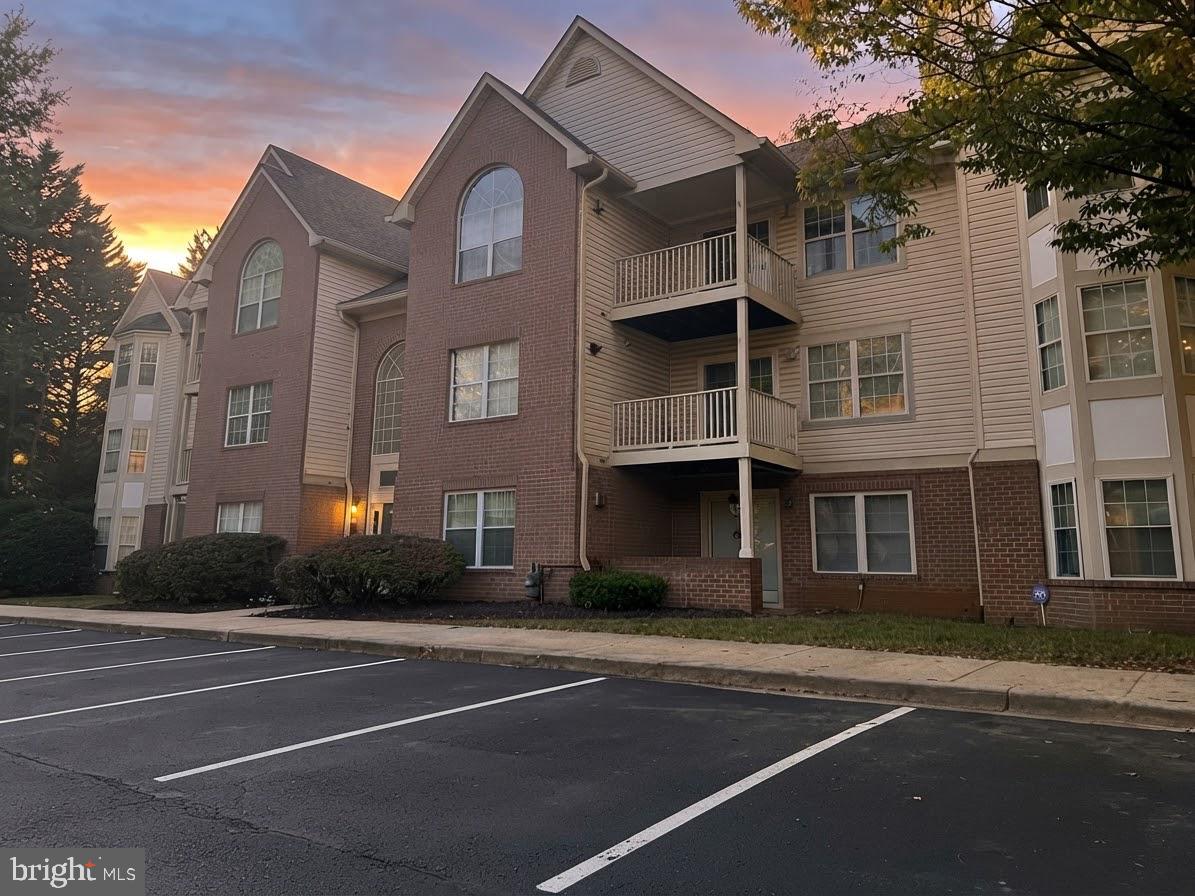 9811 LAKE POINTE COURT 304