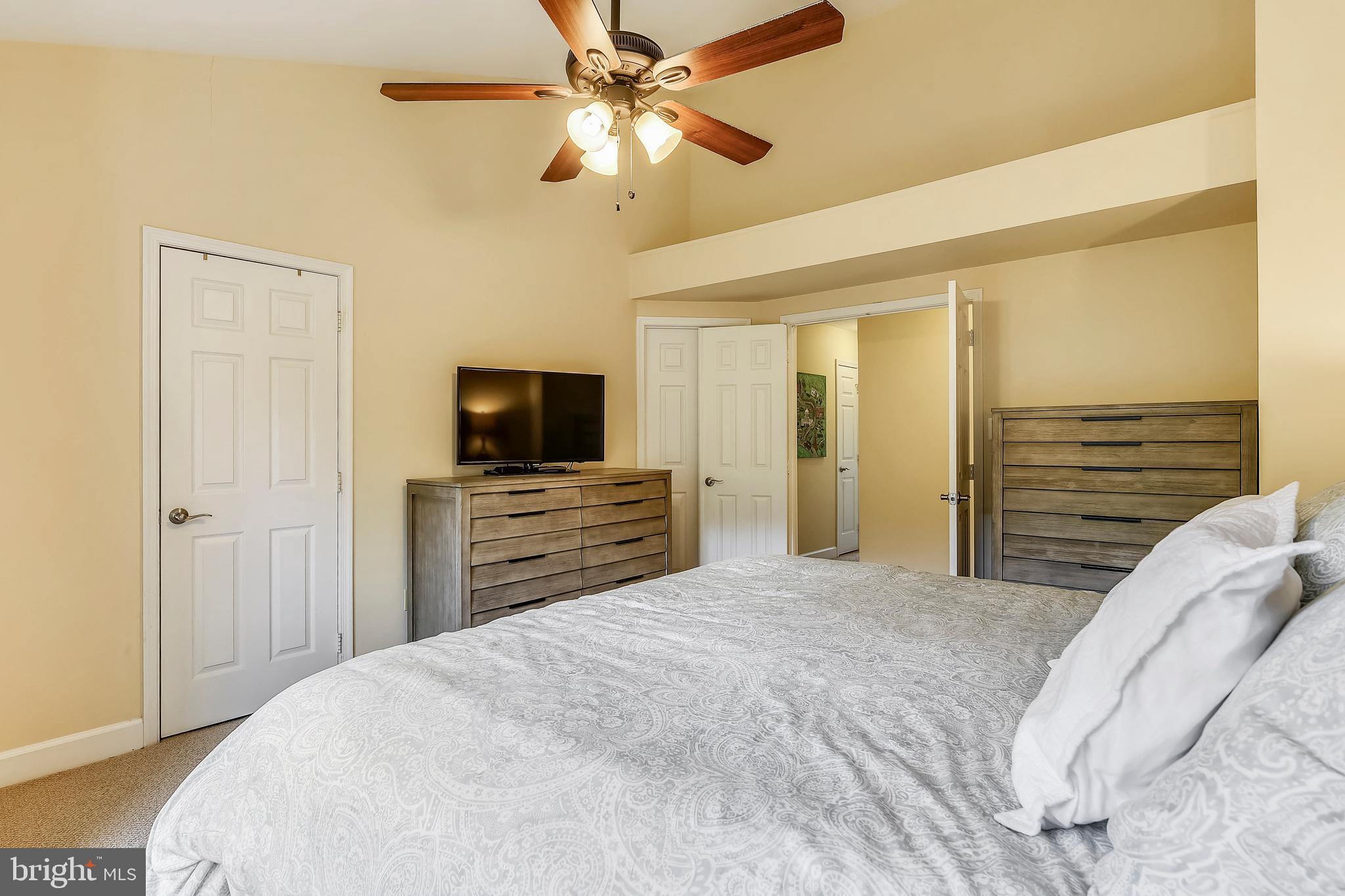 SUNNYSIDE - Residential