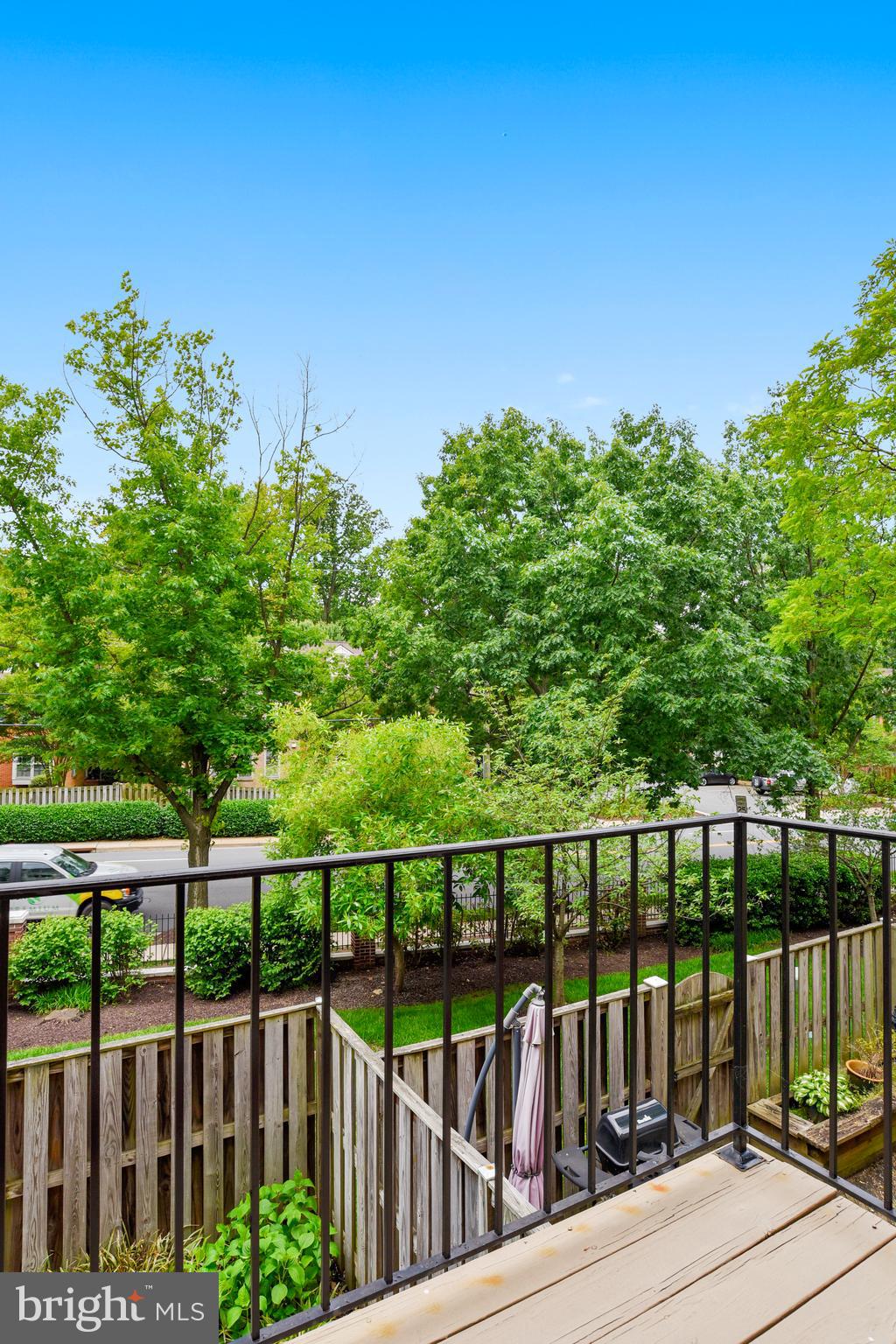 SUNNYSIDE - Residential