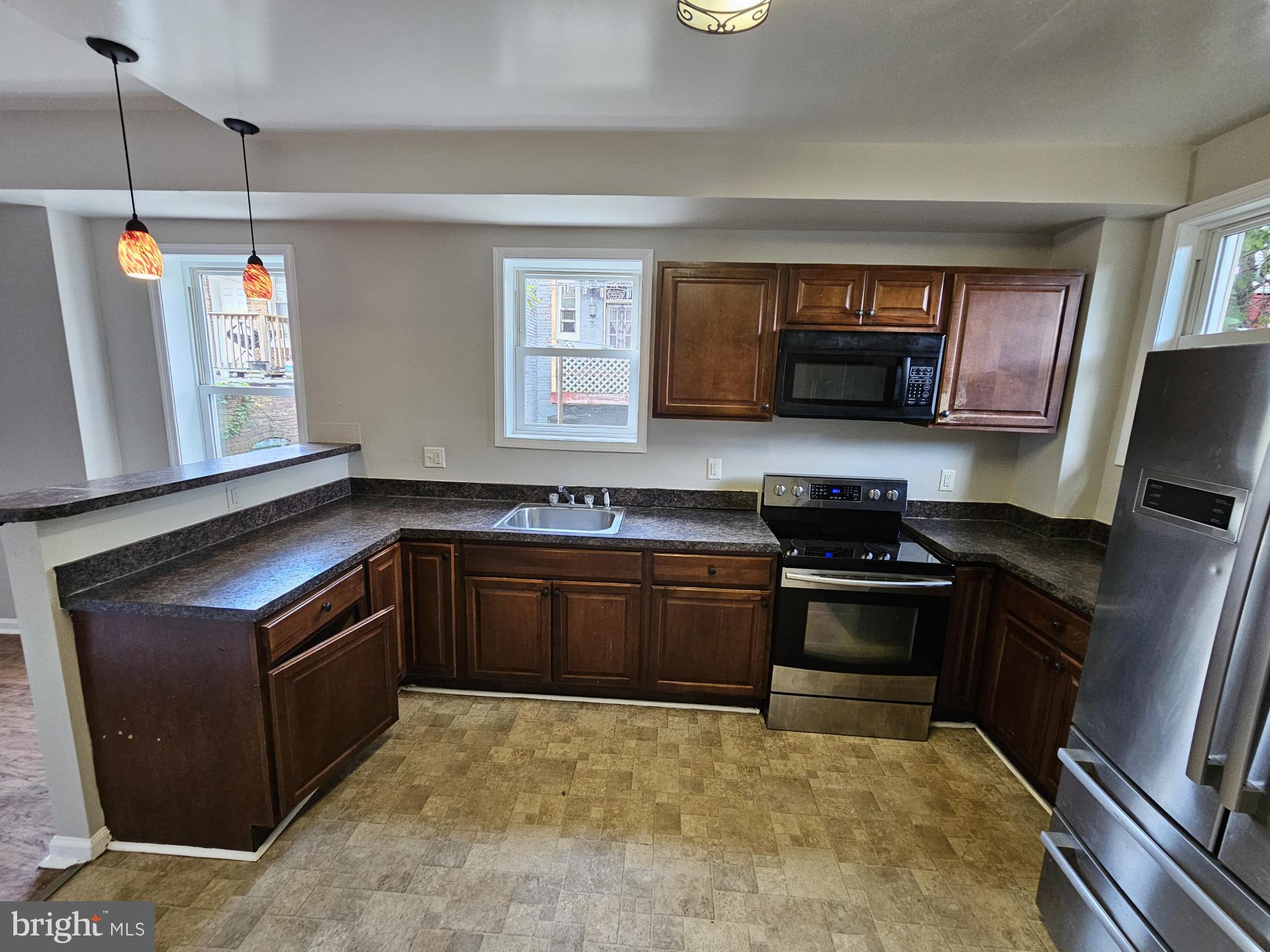 MILL HILL - Residential