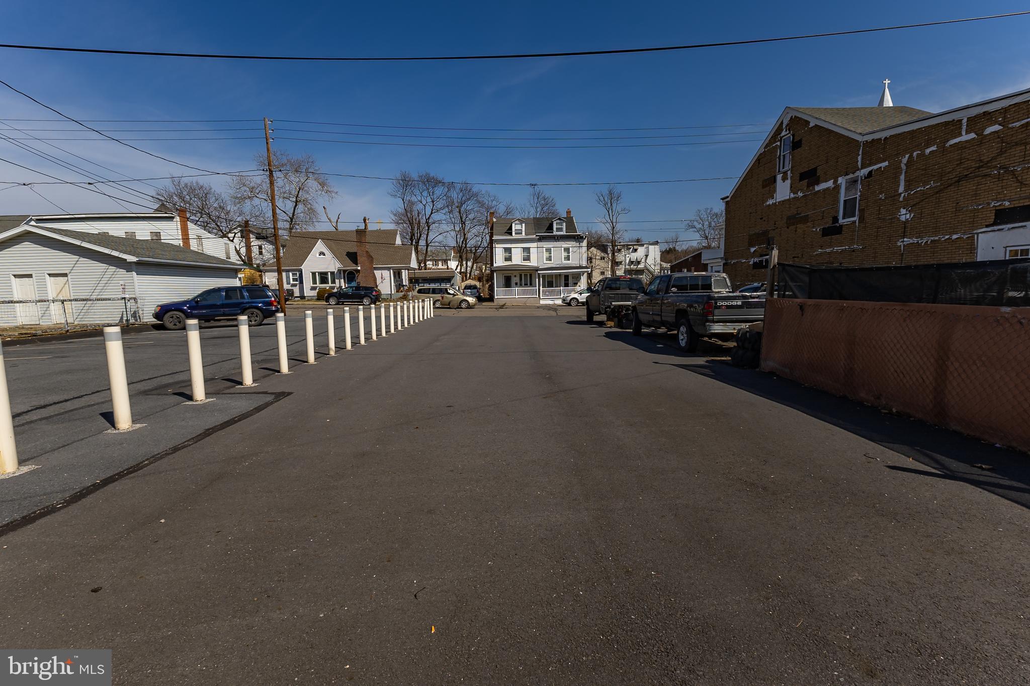 SAINT CLAIR - Commercial Lease