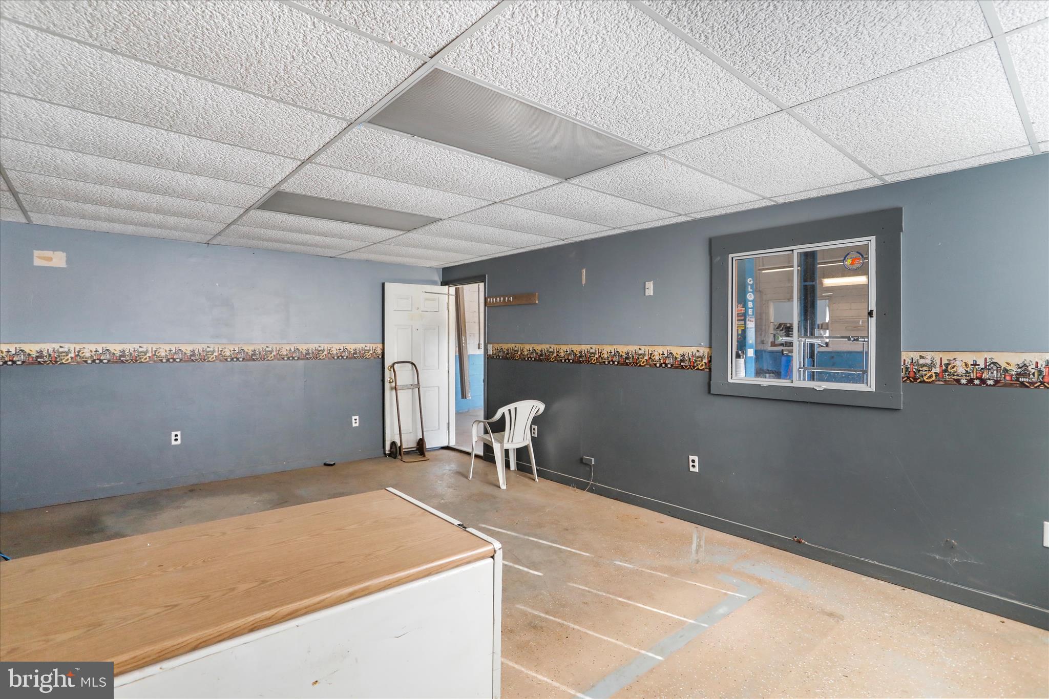 ST THOMAS - Commercial Lease