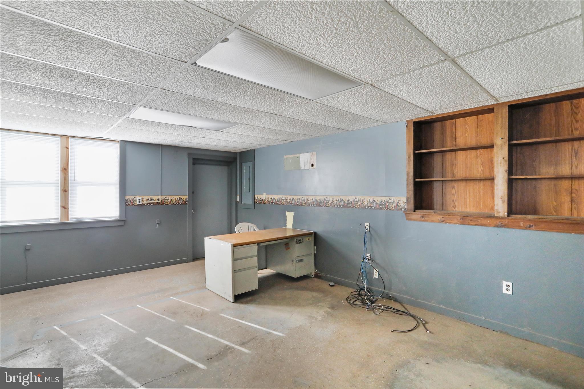 ST THOMAS - Commercial Lease