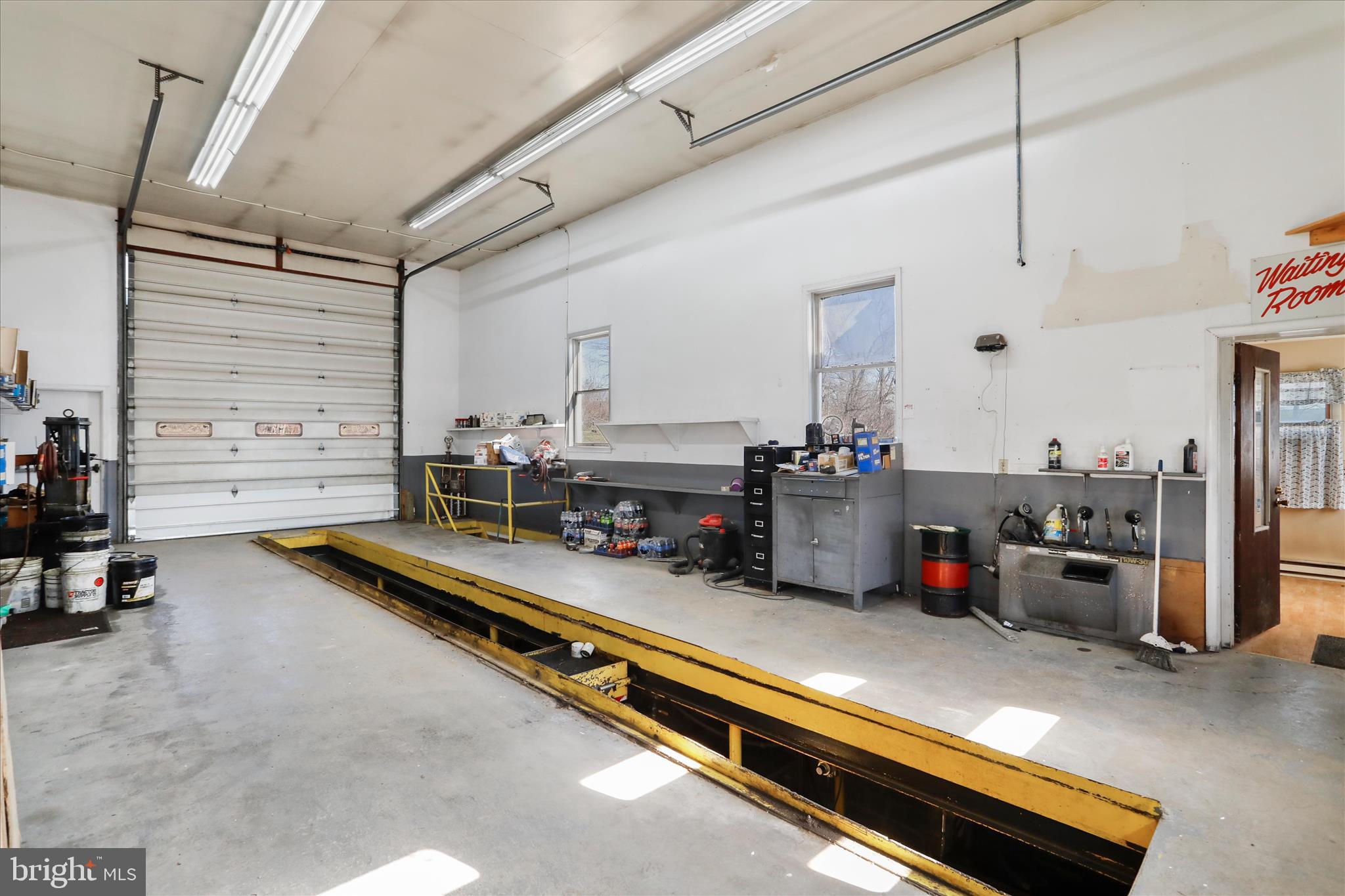 ST THOMAS - Commercial Lease