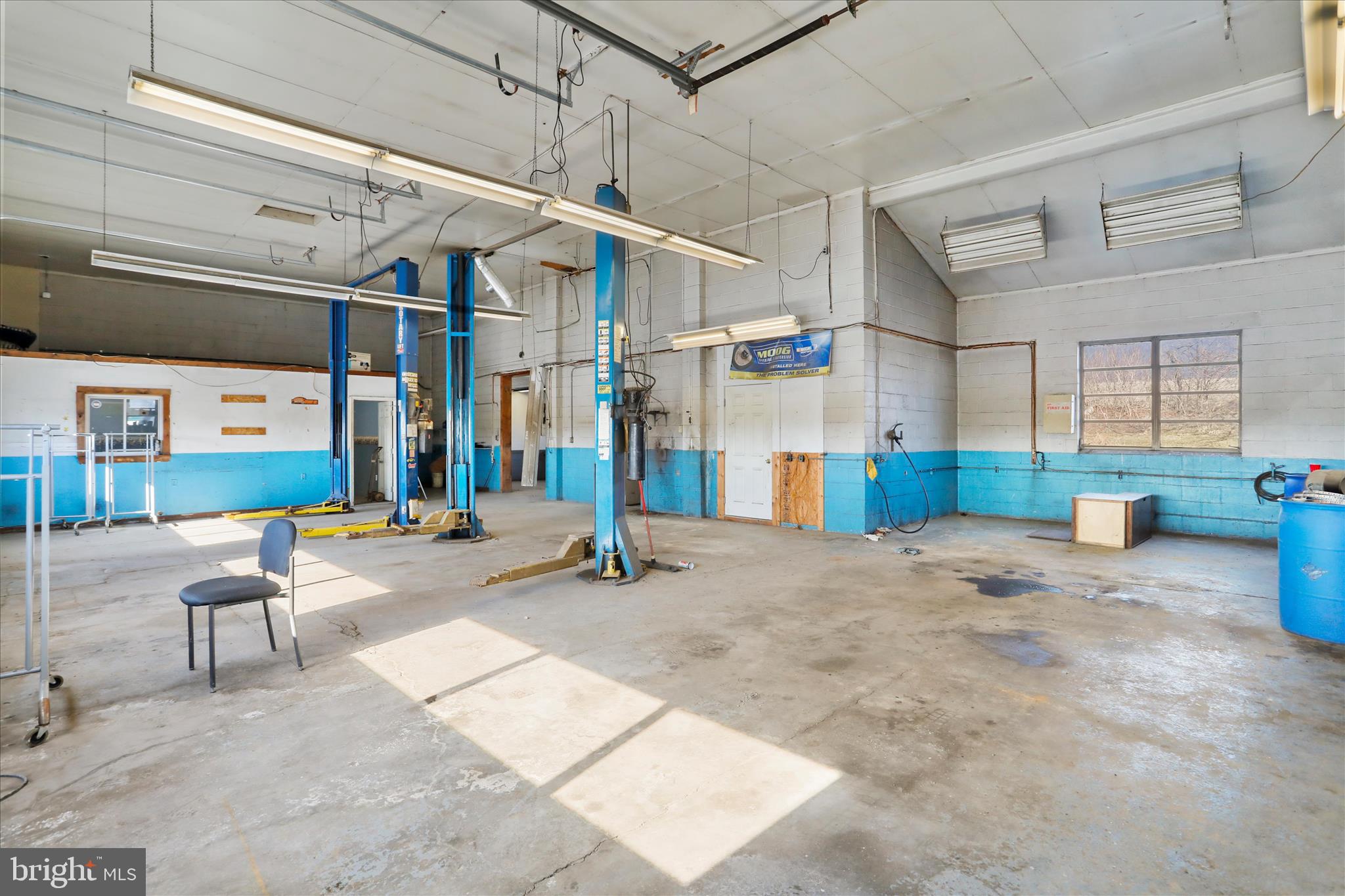 ST THOMAS - Commercial Lease