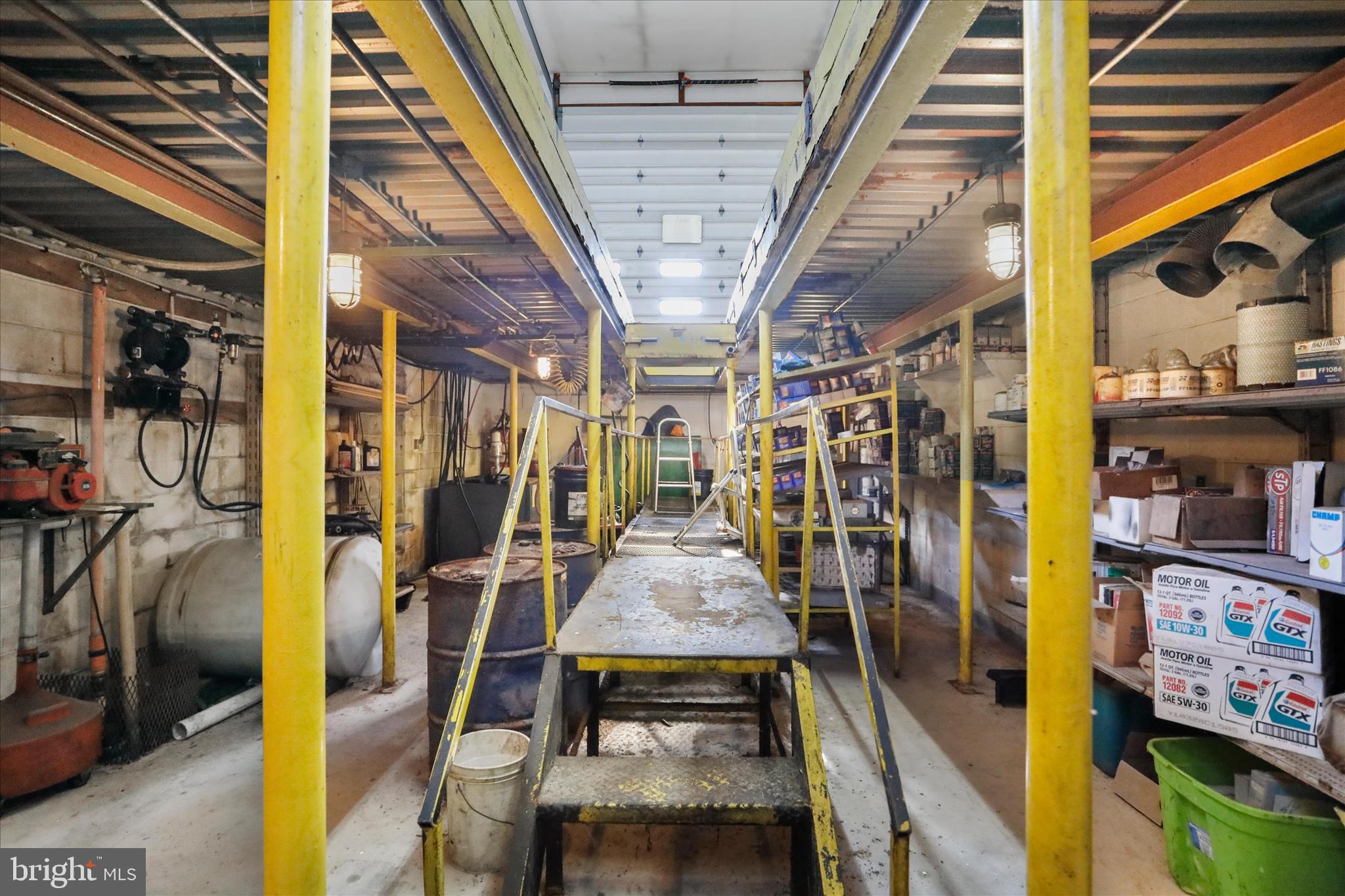 ST THOMAS - Commercial Lease