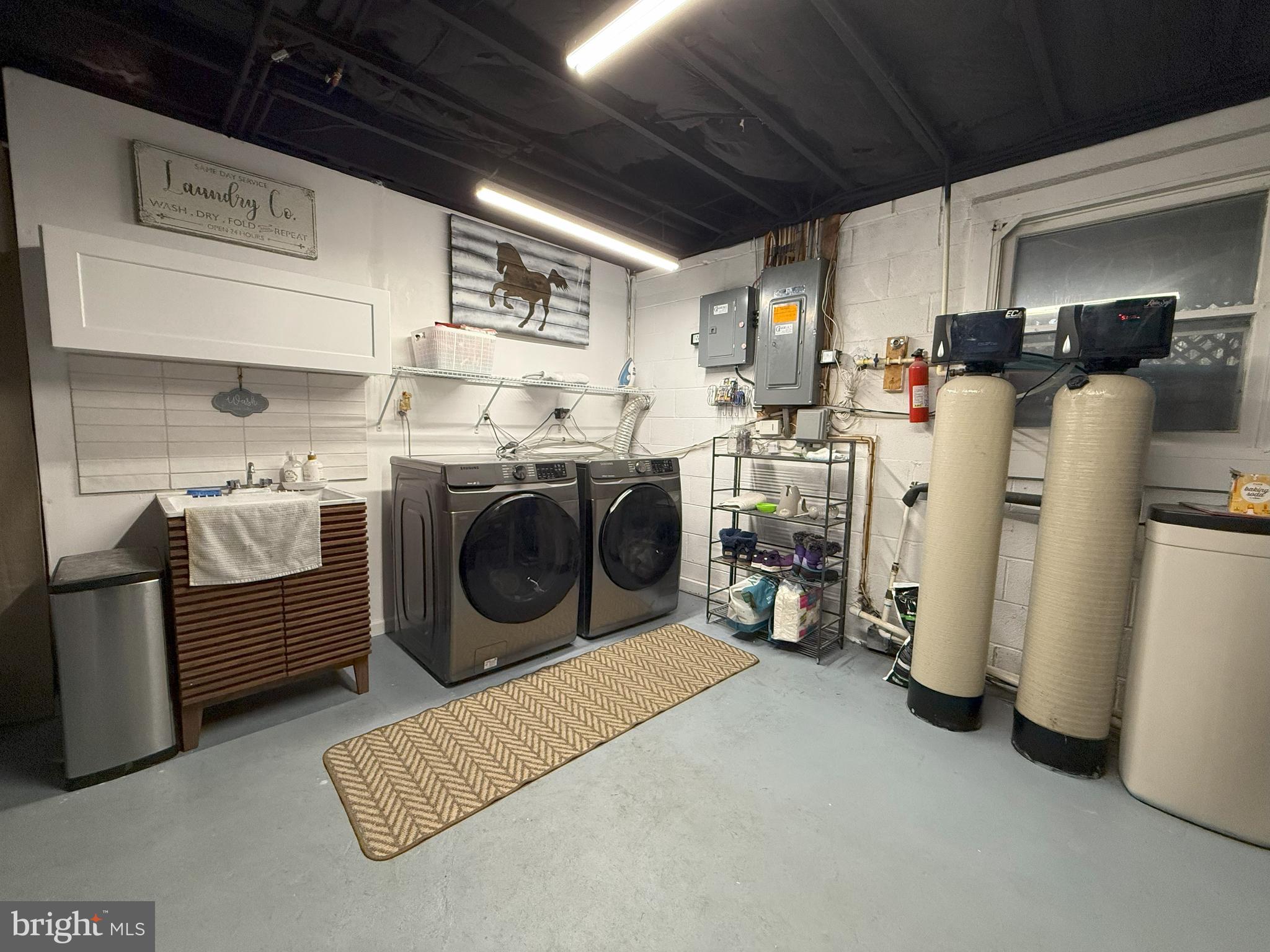 CRESCENT HILLS ESTATES - Residential