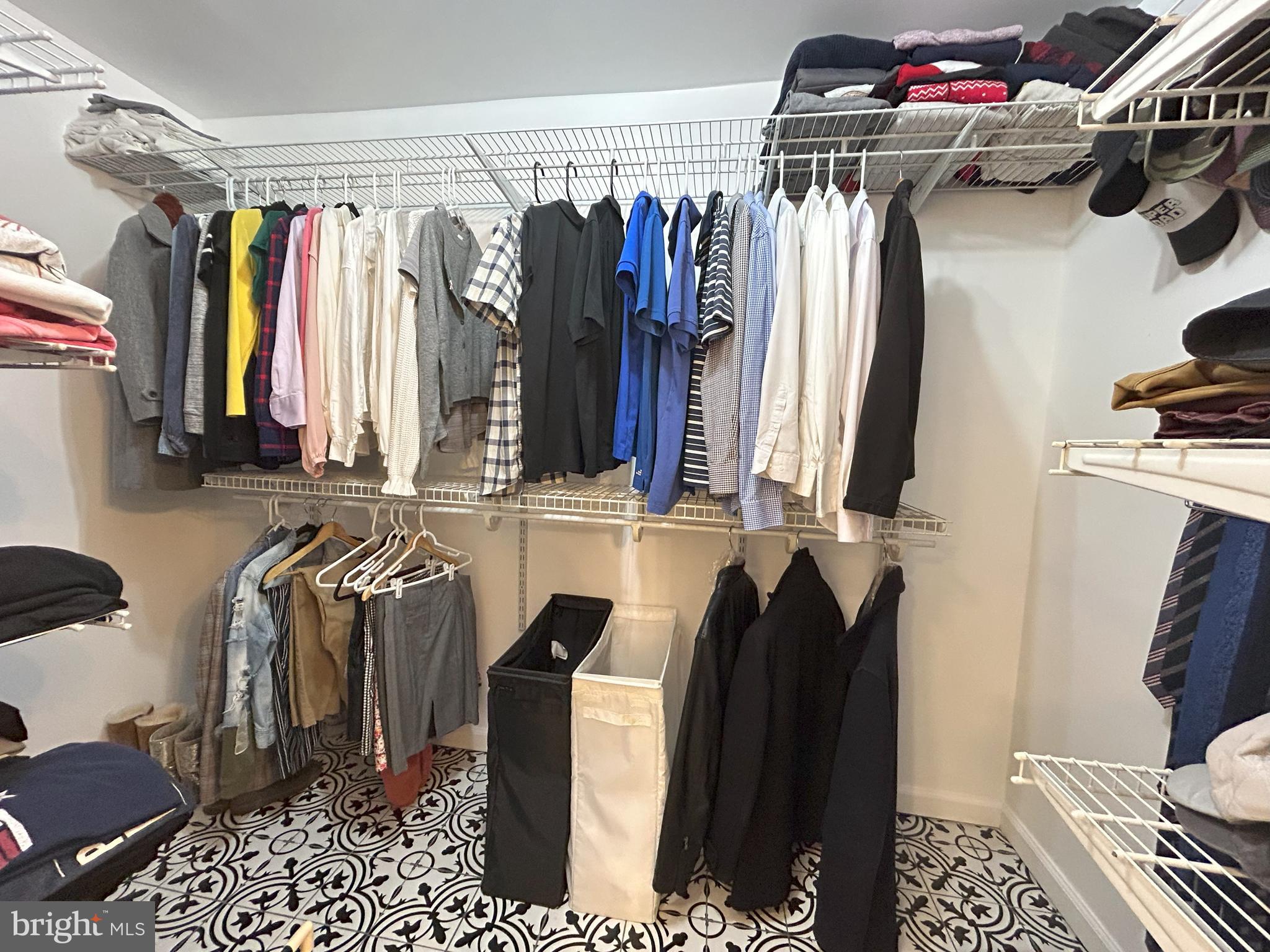 CRESCENT HILLS ESTATES - Residential