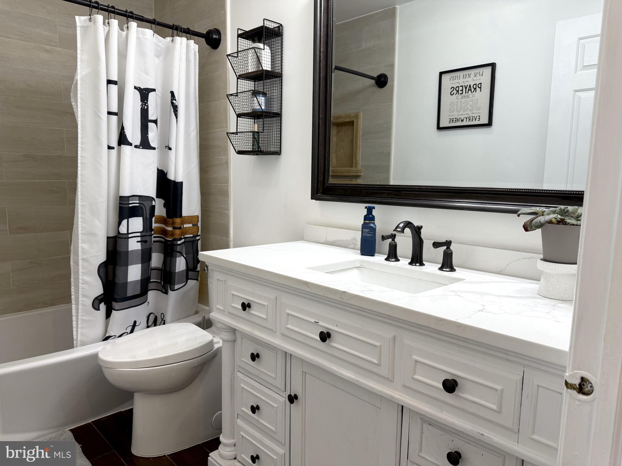 CRESCENT HILLS ESTATES - Residential