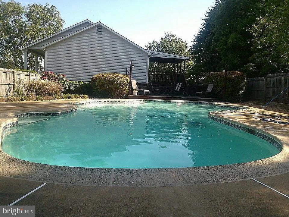 CRESCENT HILLS ESTATES - Residential