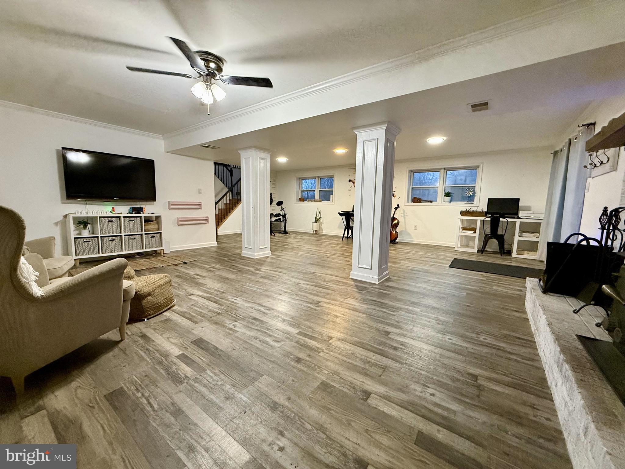 CRESCENT HILLS ESTATES - Residential