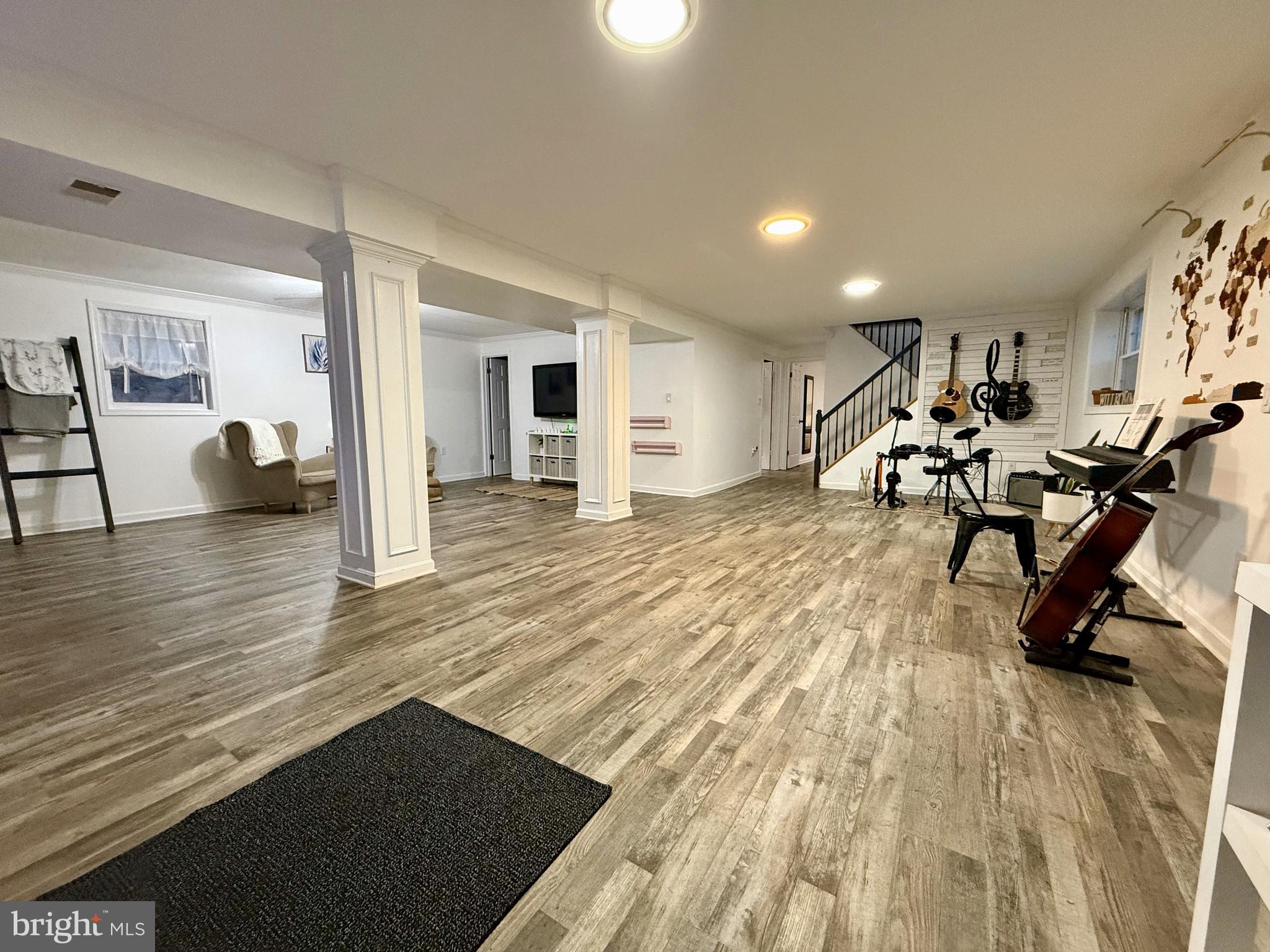 CRESCENT HILLS ESTATES - Residential