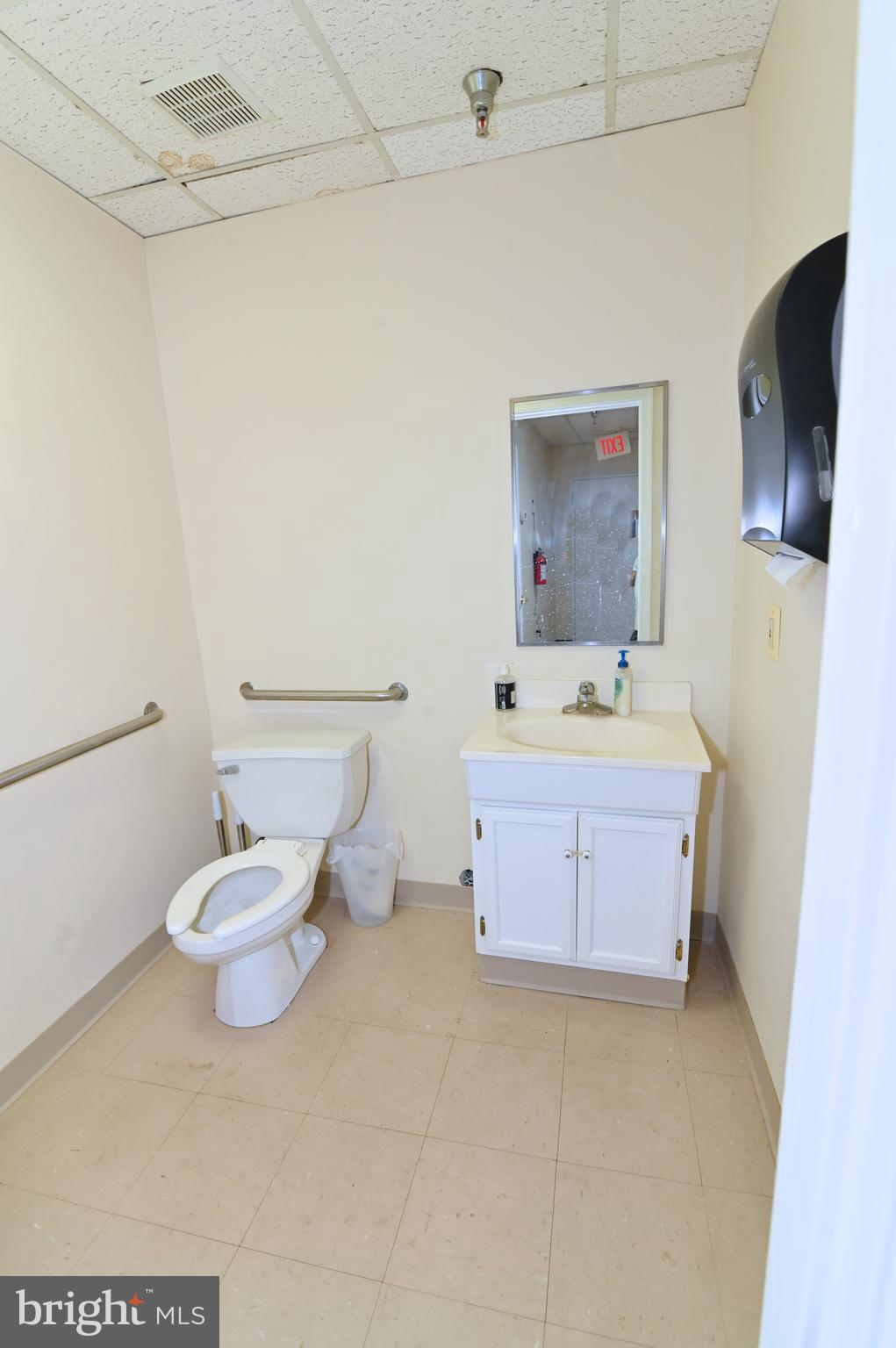 ST CHARLES - Commercial Lease