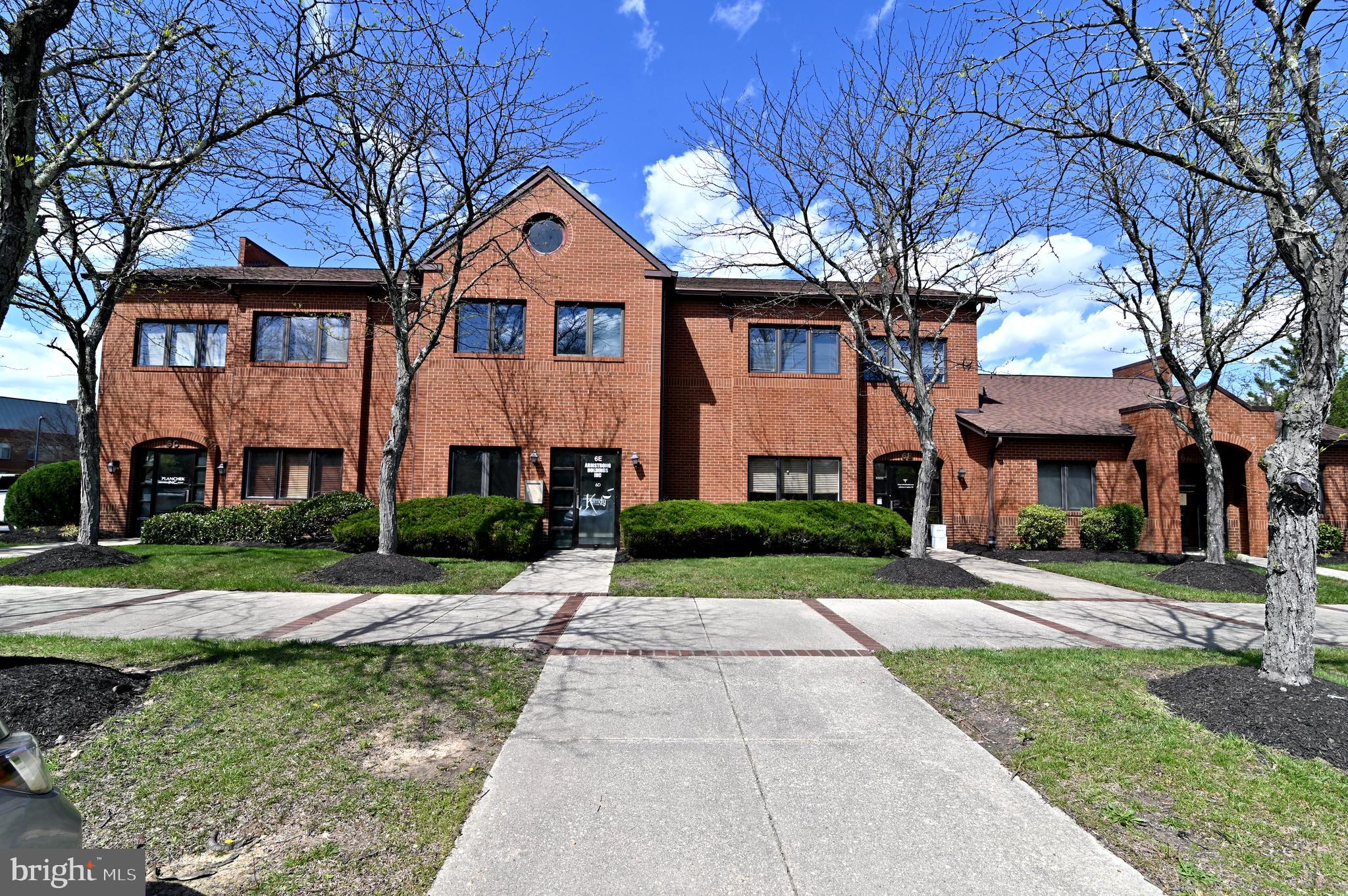 ST CHARLES - Commercial Lease