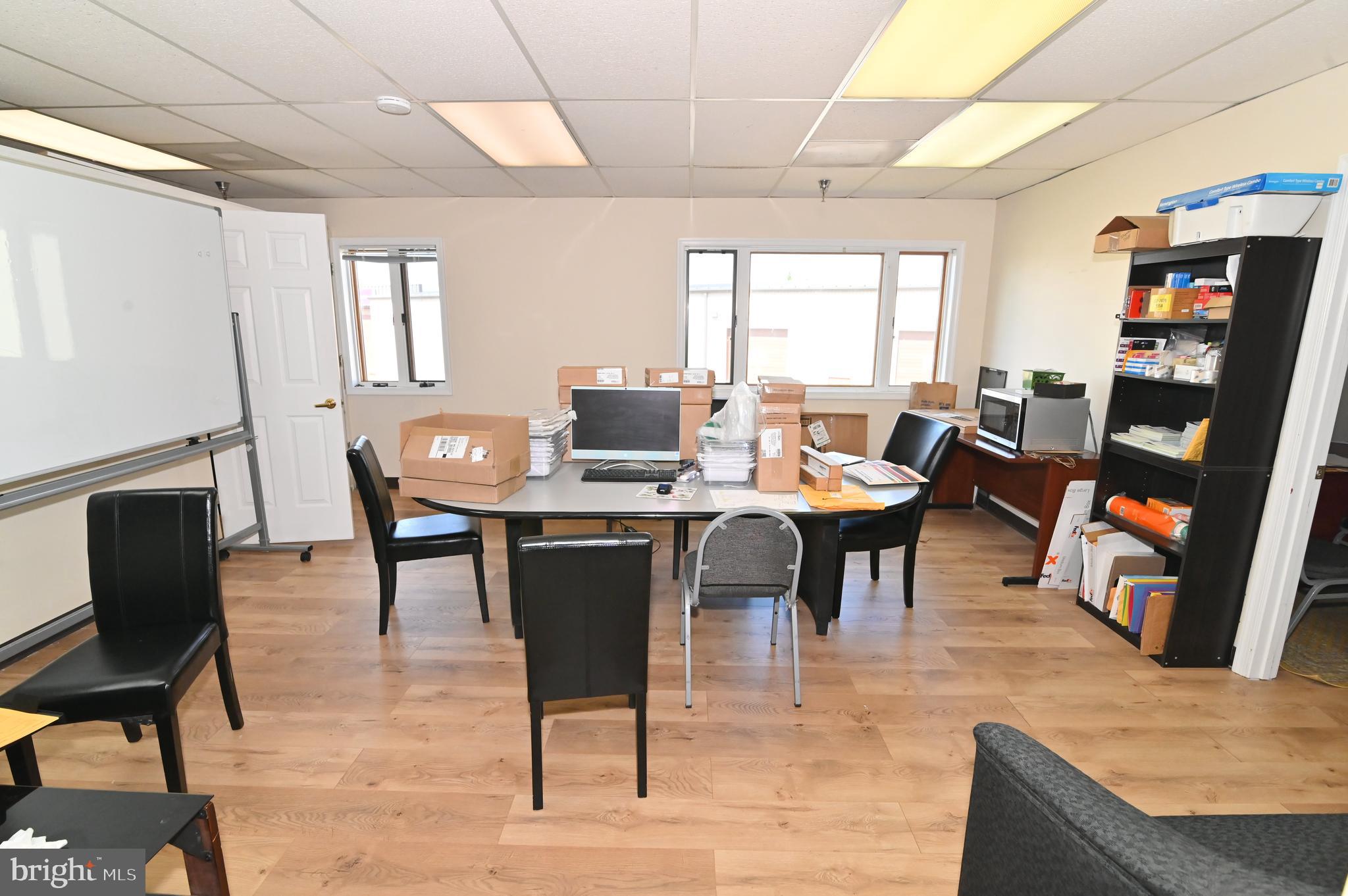 ST CHARLES - Commercial Lease