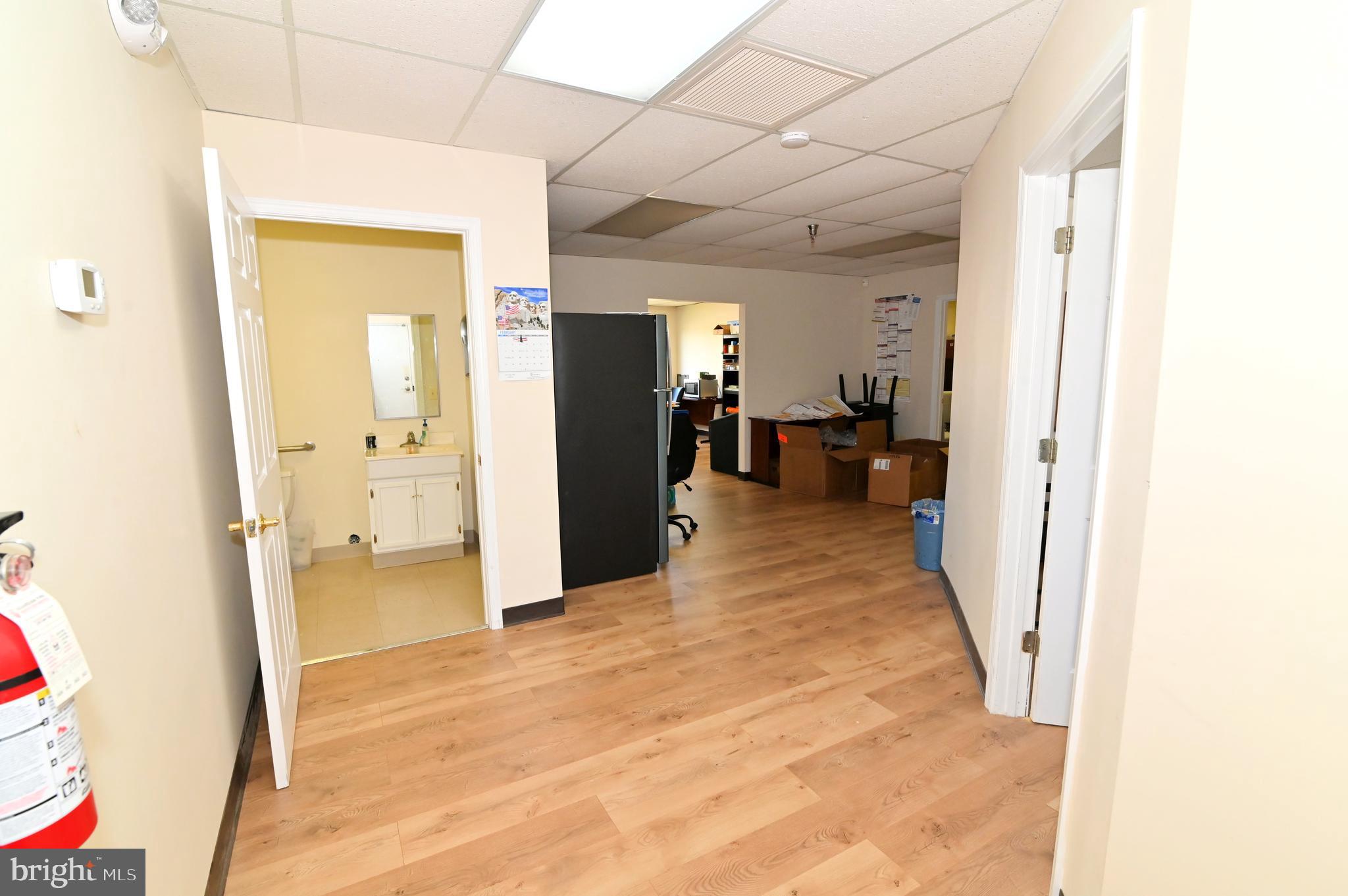 ST CHARLES - Commercial Lease