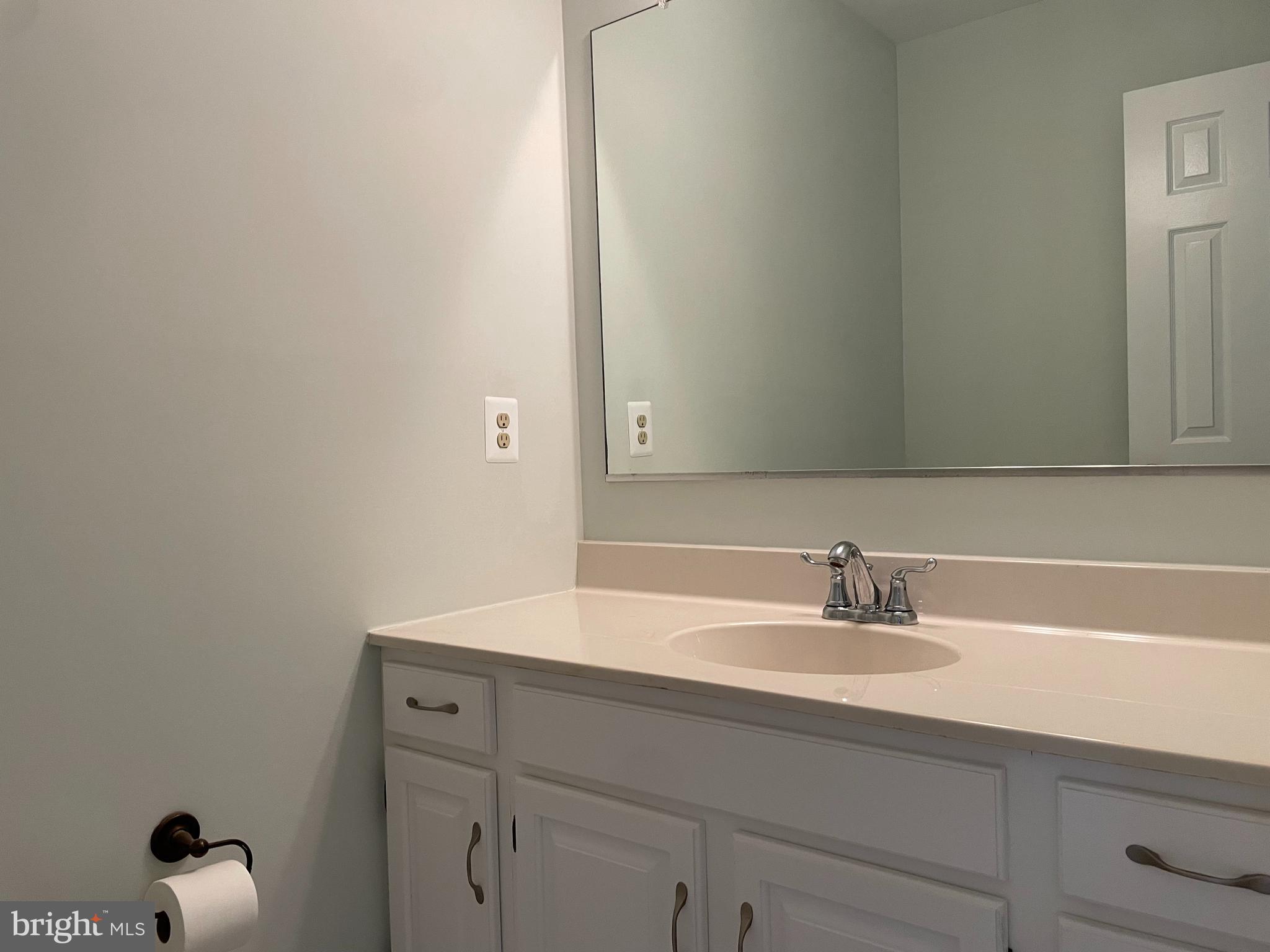 POPLAR TREE WOODS - Residential Lease