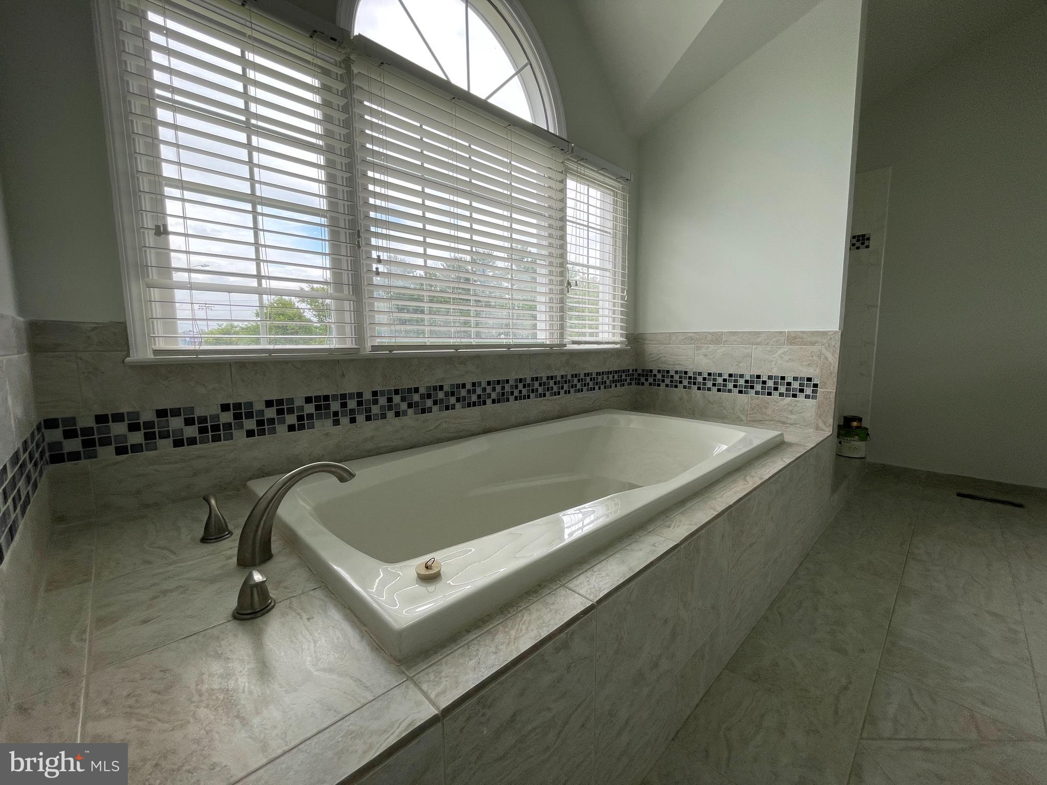 POPLAR TREE WOODS - Residential Lease