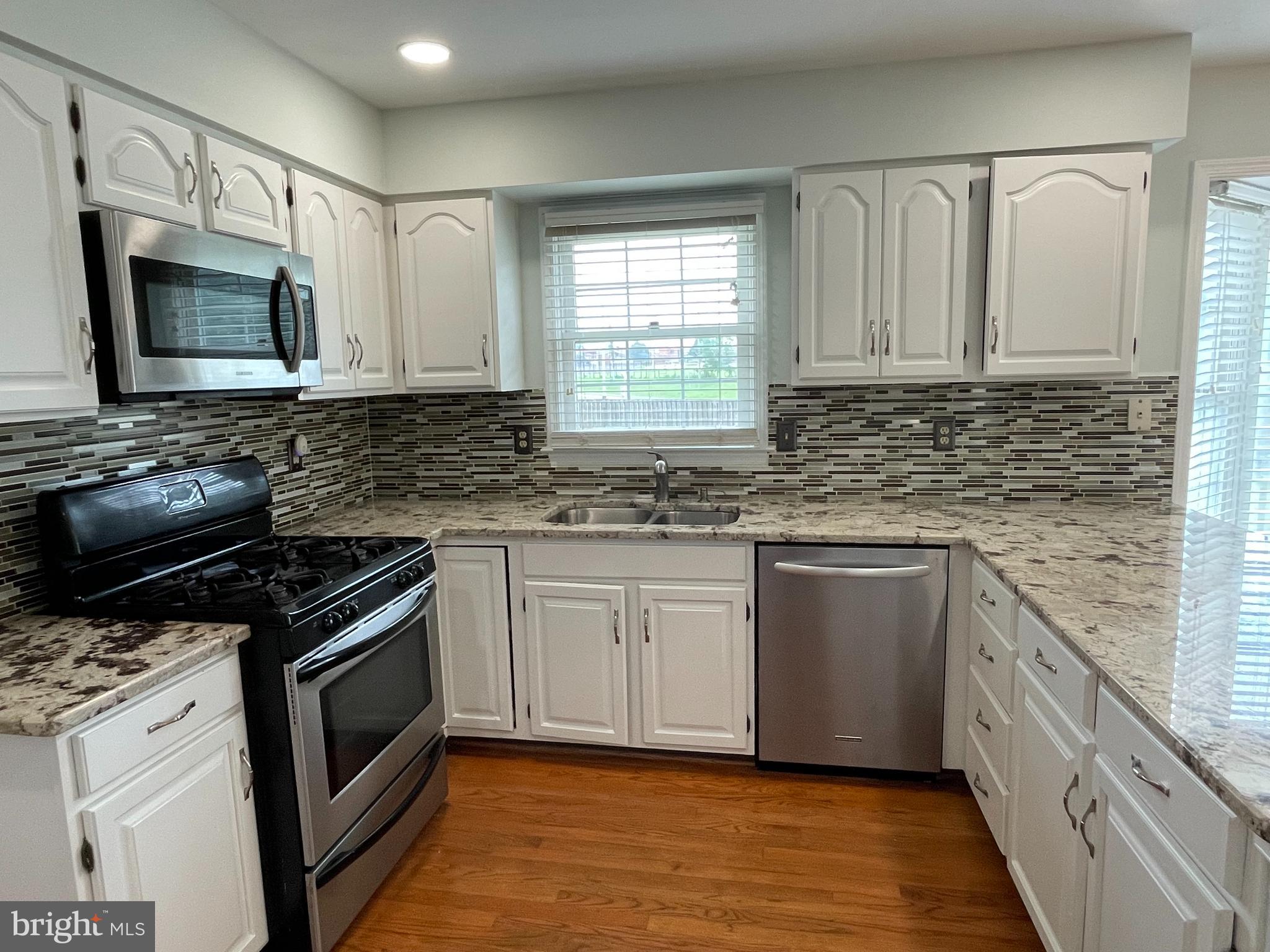 POPLAR TREE WOODS - Residential Lease