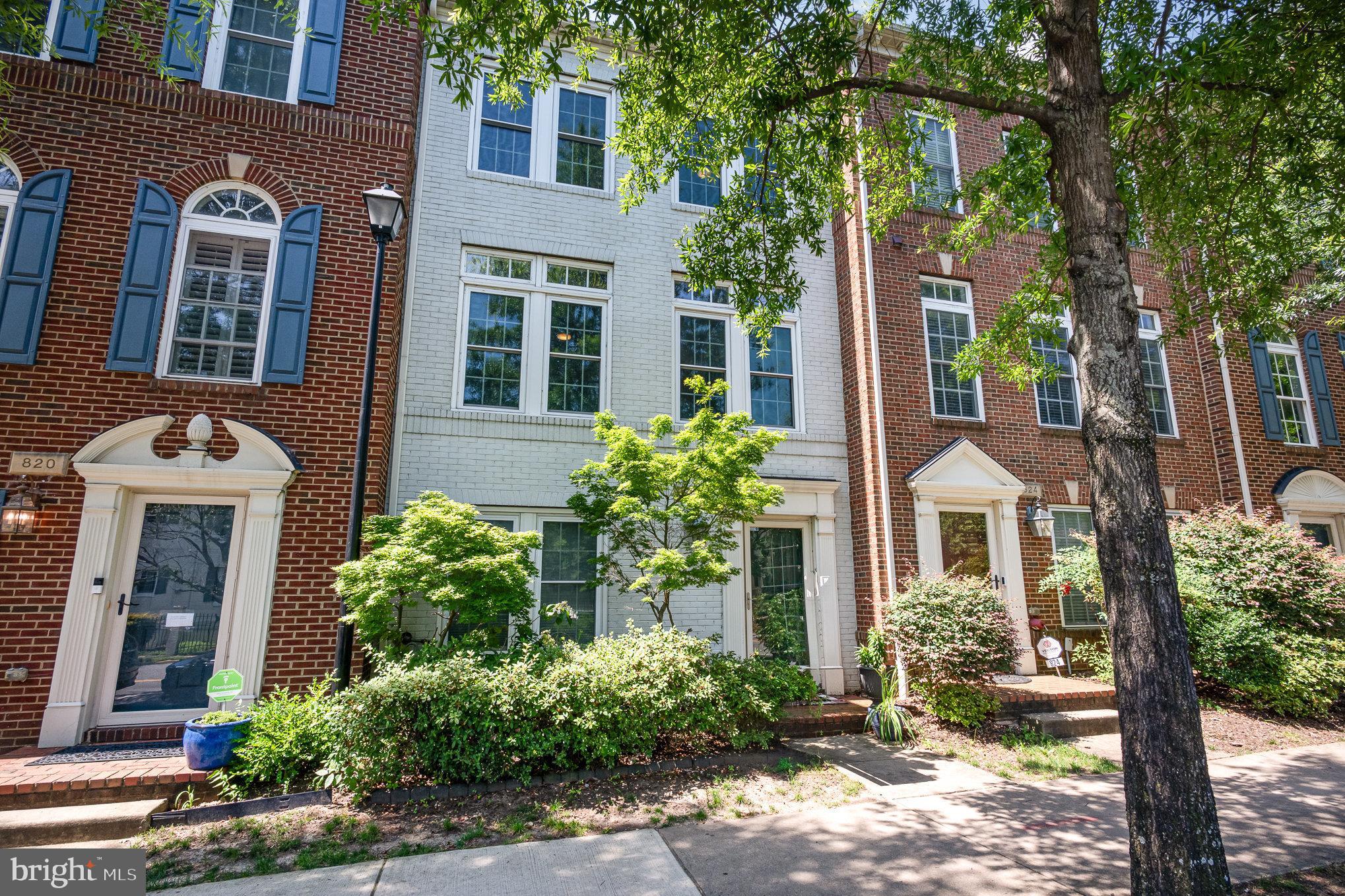 822 W GLEBE ROAD