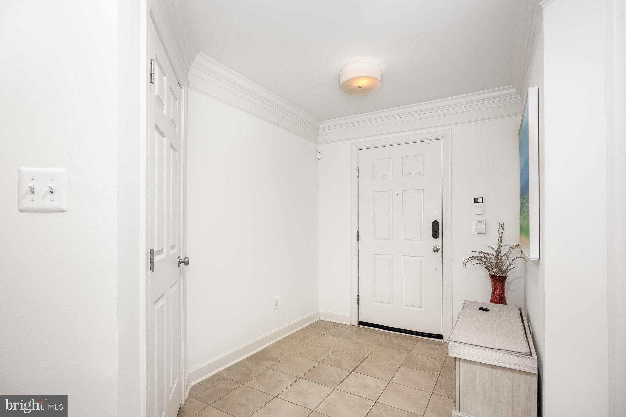 822 W GLEBE ROAD
