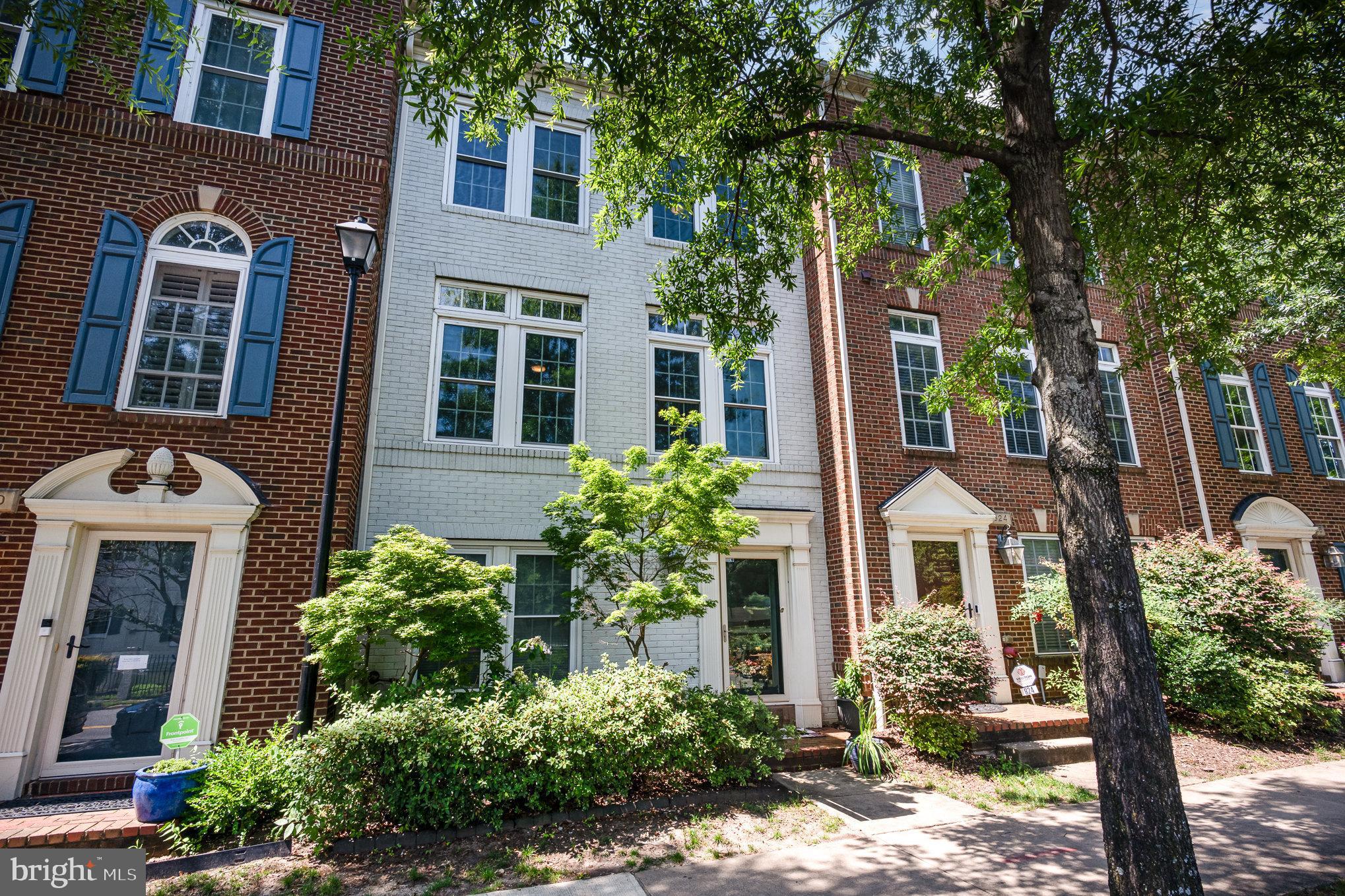 822 W GLEBE ROAD