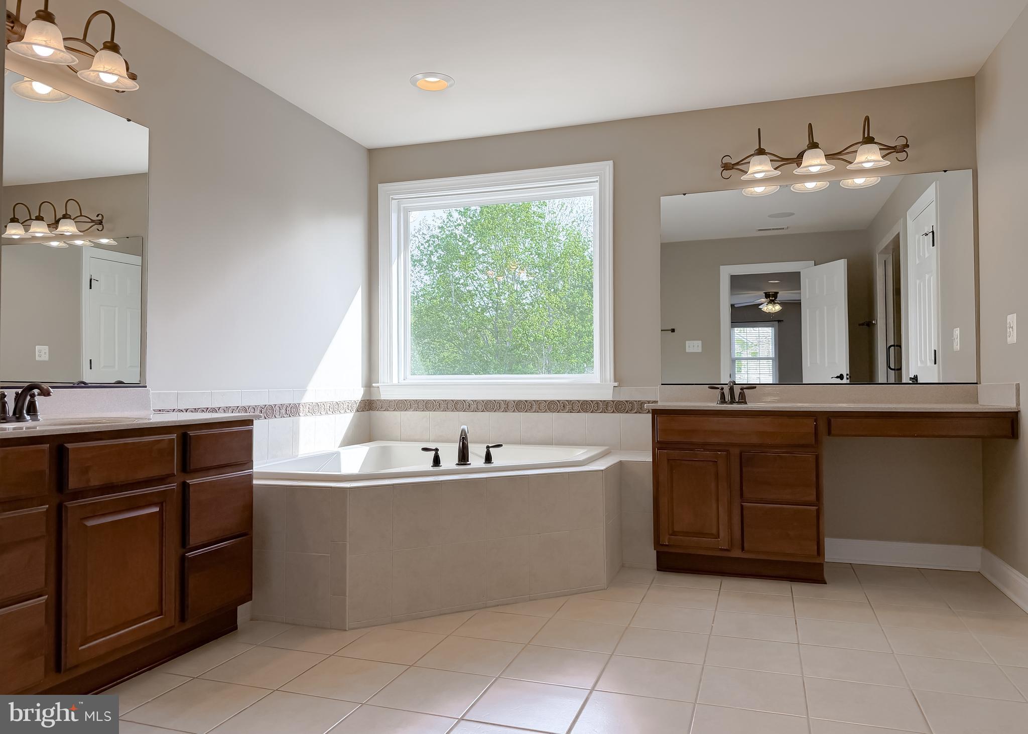 LEONARDS GRANT - Residential