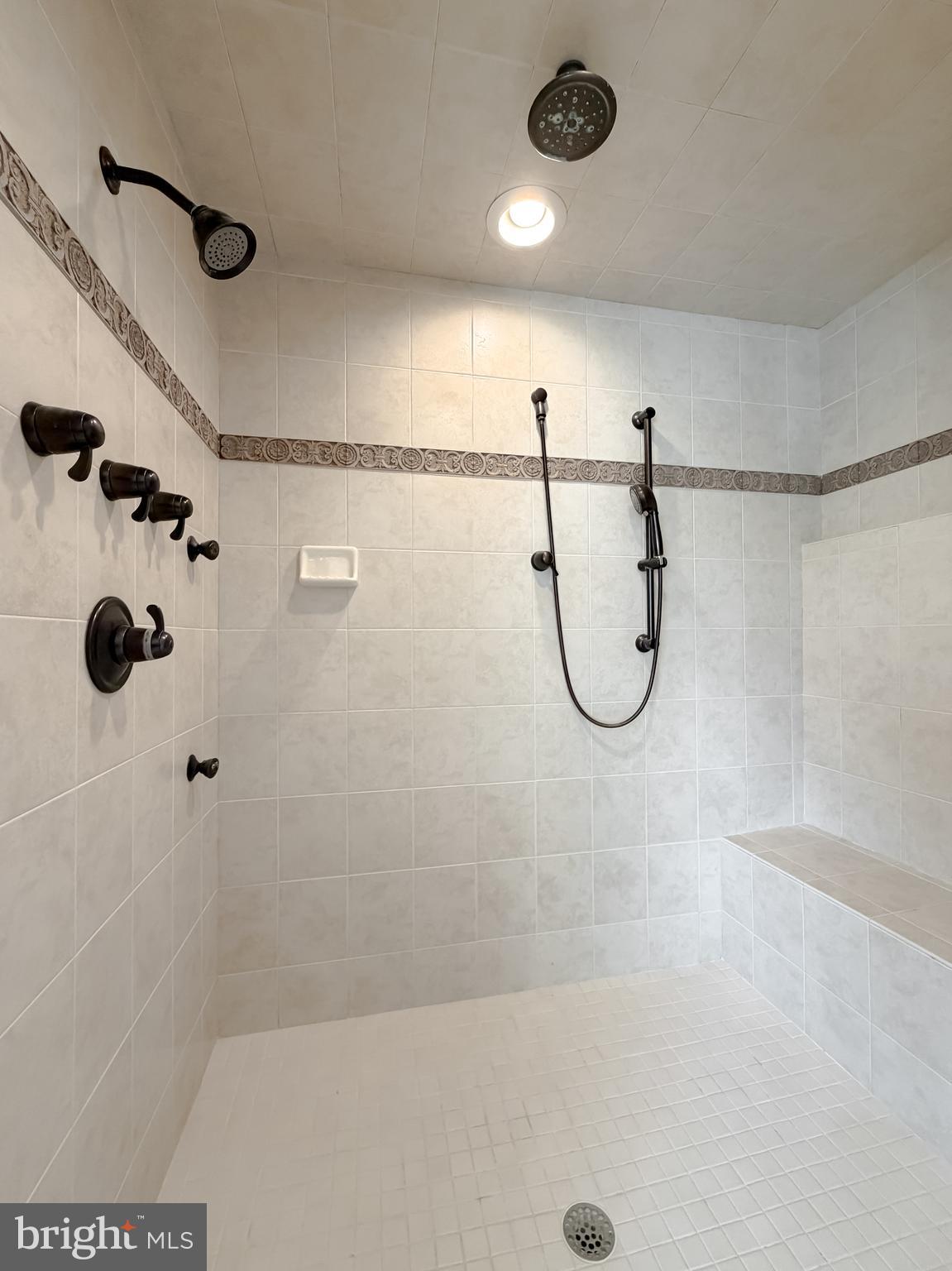 LEONARDS GRANT - Residential