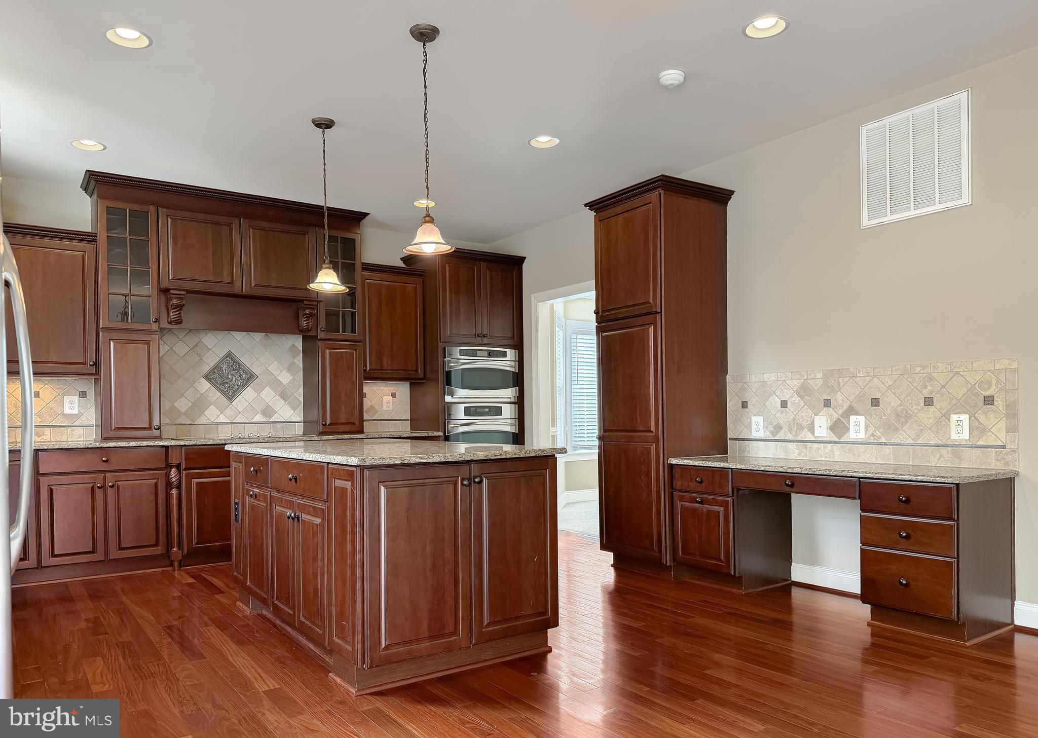 LEONARDS GRANT - Residential