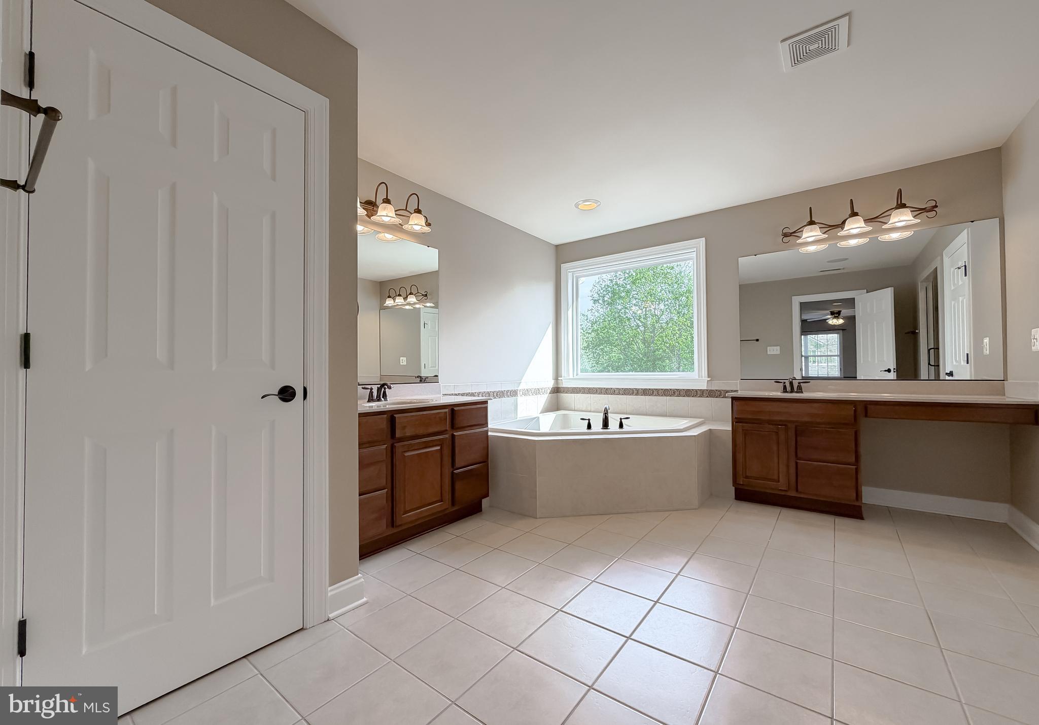 LEONARDS GRANT - Residential