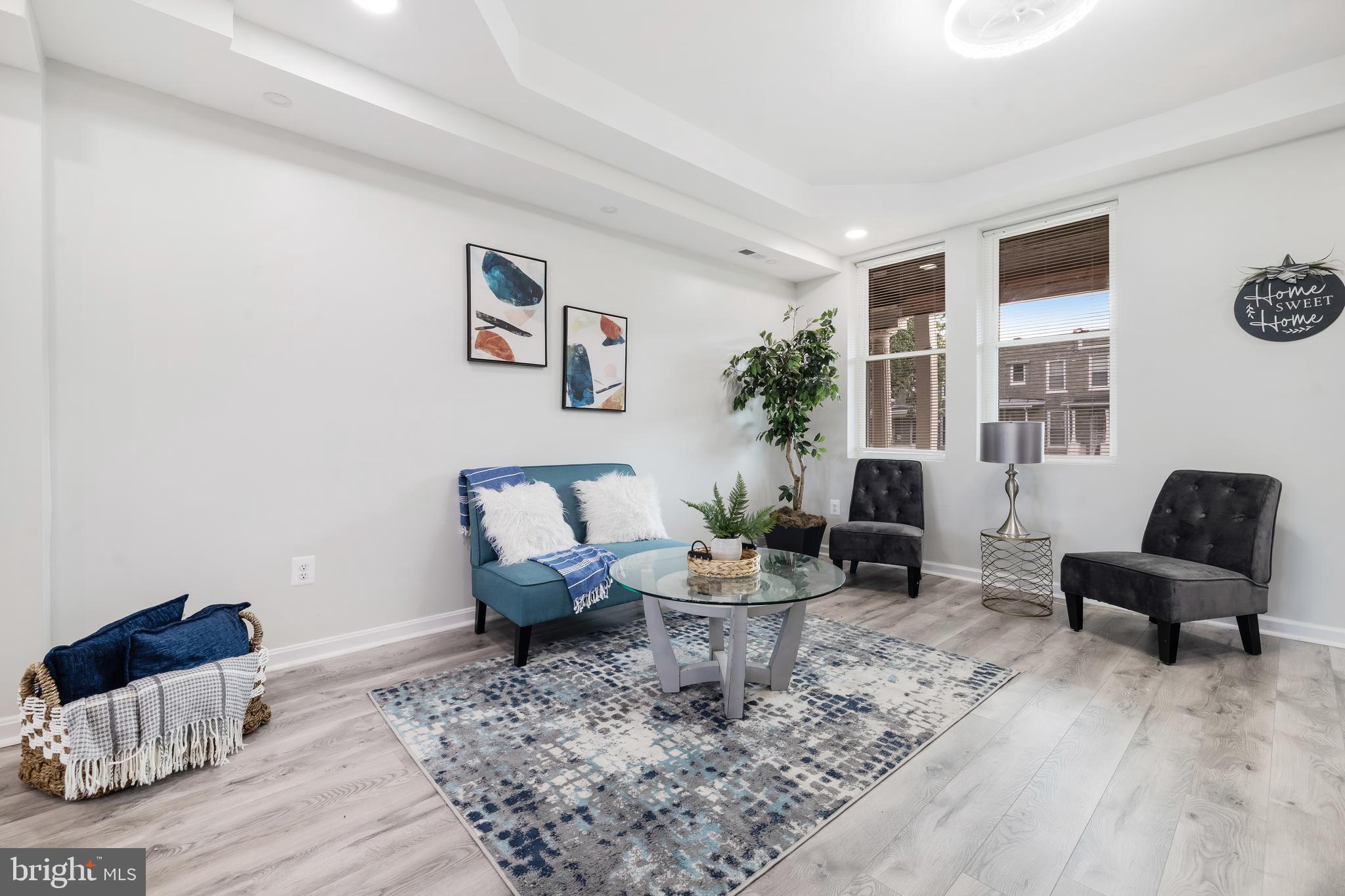 BROADWAY EAST - Residential
