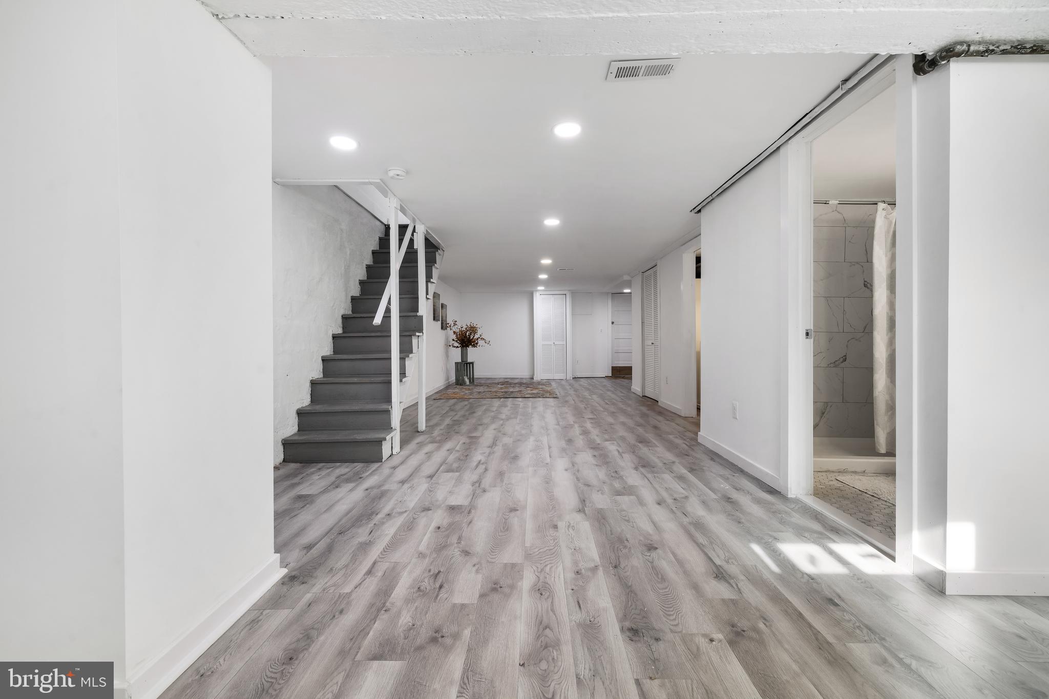 BROADWAY EAST - Residential