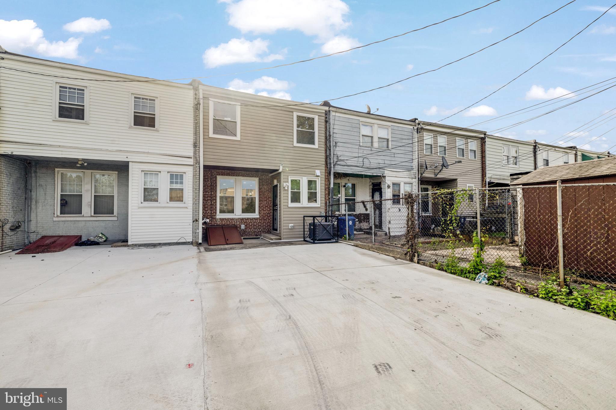 BROADWAY EAST - Residential