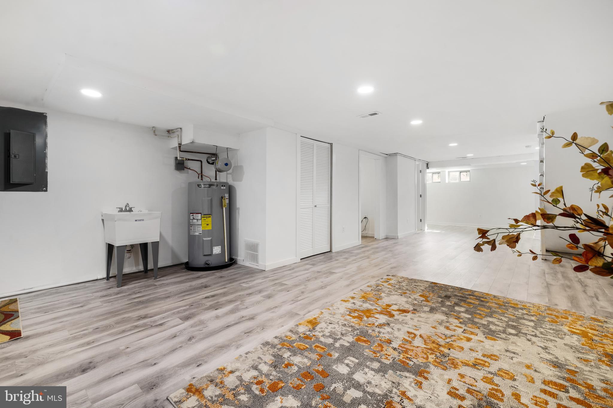 BROADWAY EAST - Residential