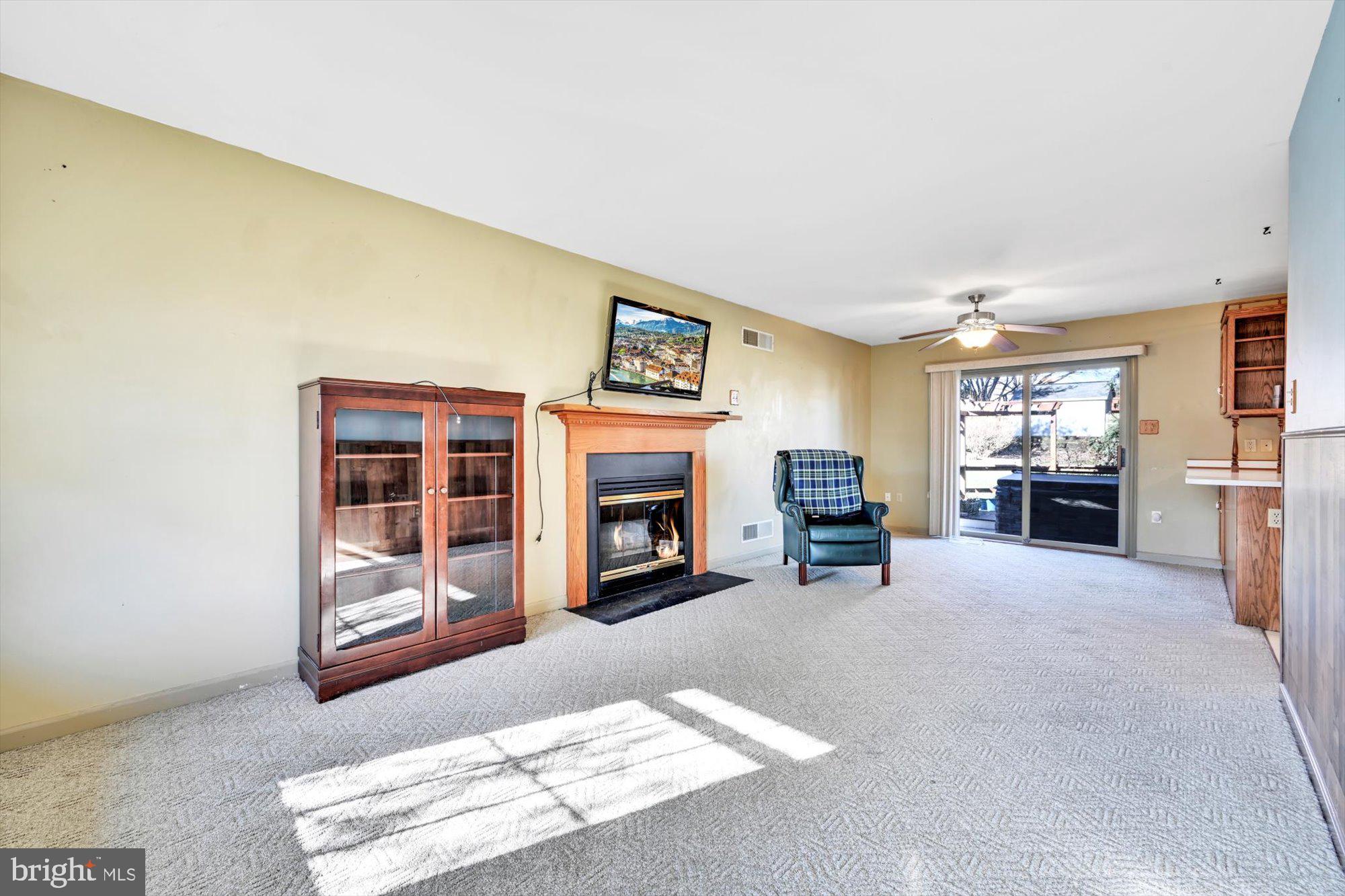 SPRINGFIELD RIDGE - Residential