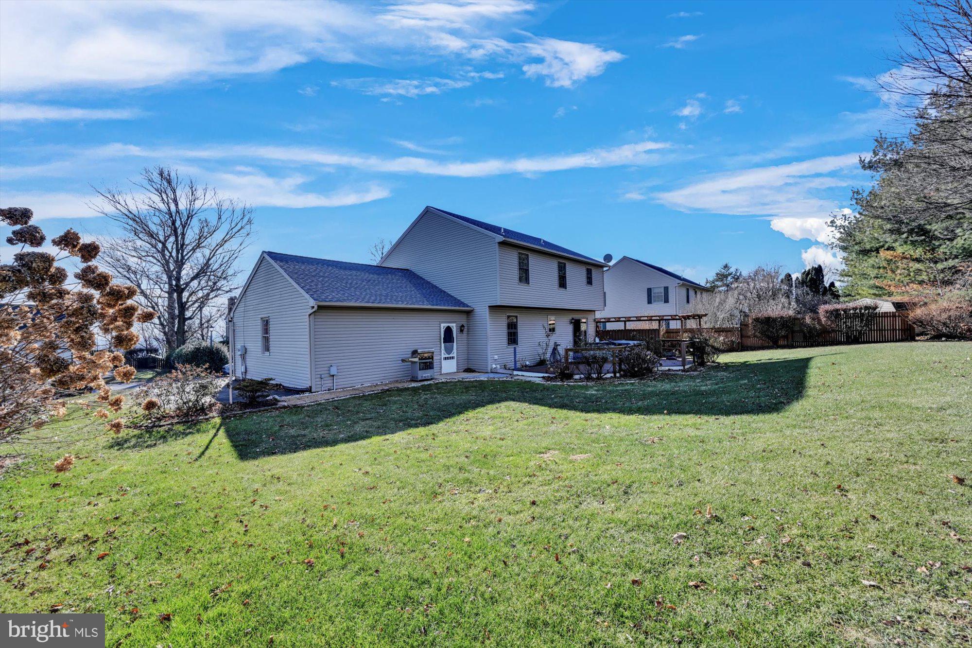 SPRINGFIELD RIDGE - Residential