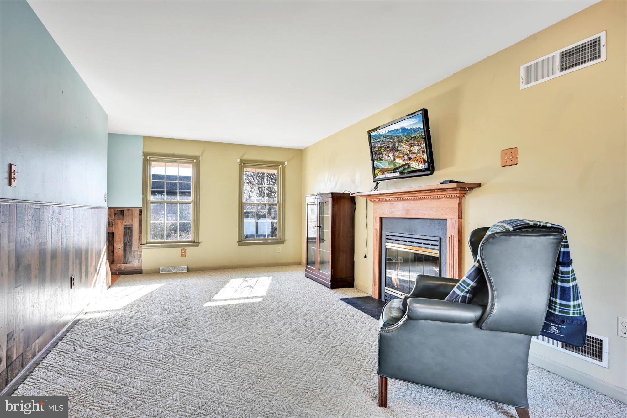 SPRINGFIELD RIDGE - Residential