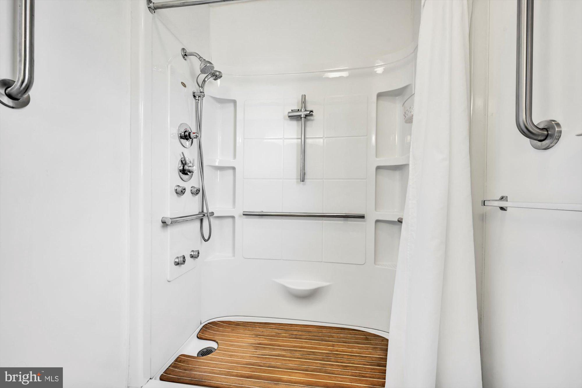 SPRINGFIELD RIDGE - Residential