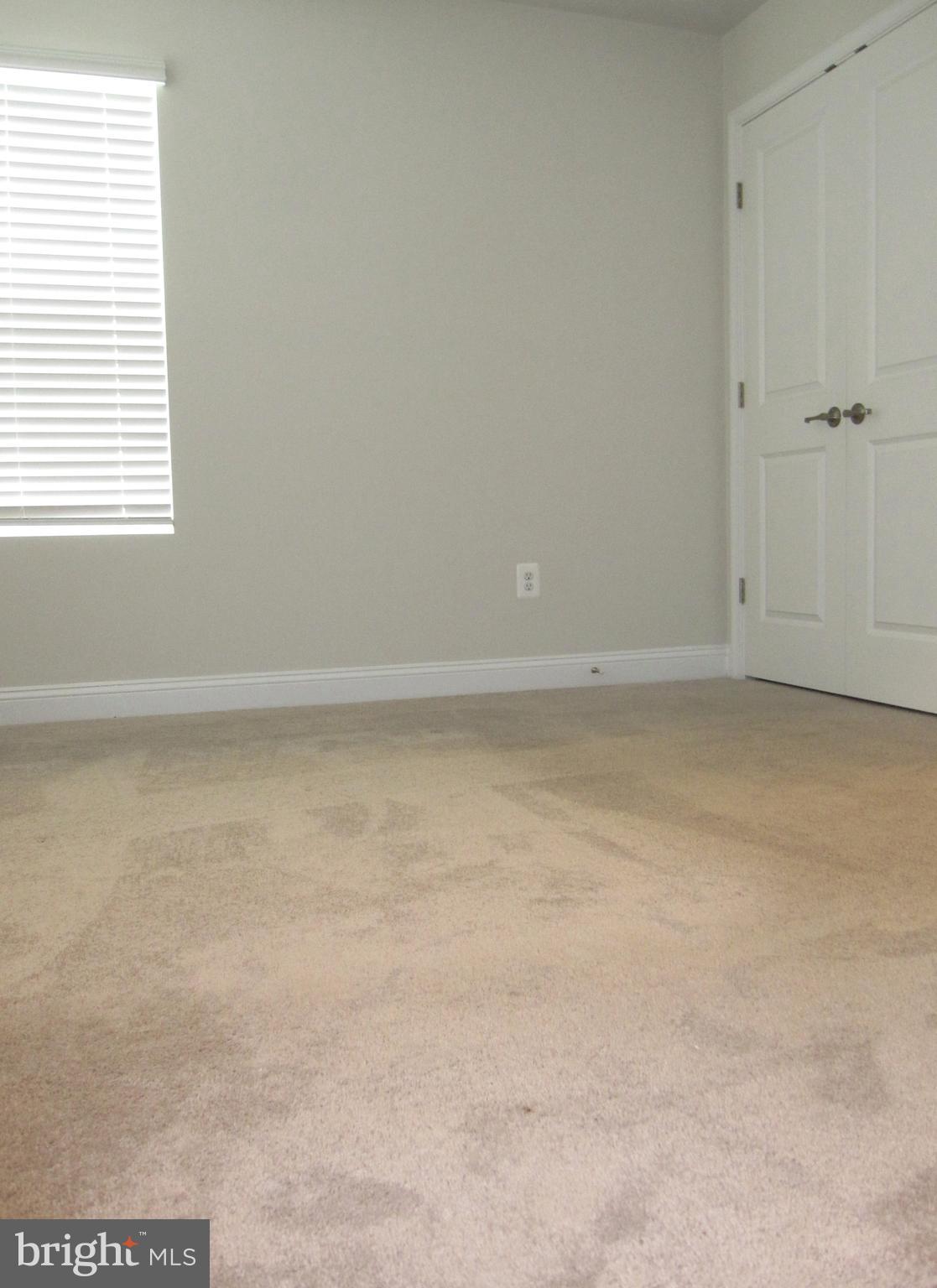 OXFORD SQUARE - Residential Lease