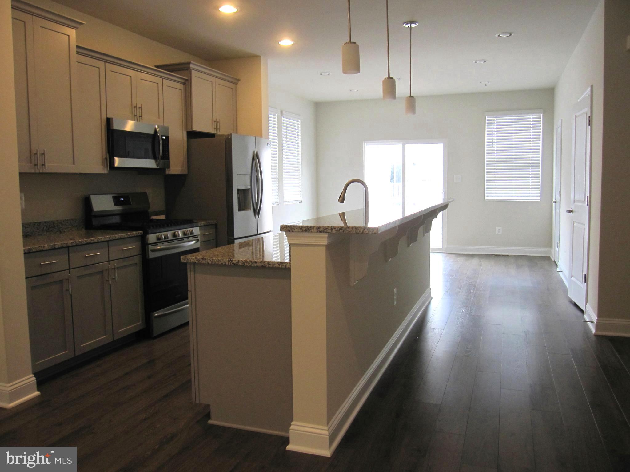 OXFORD SQUARE - Residential Lease