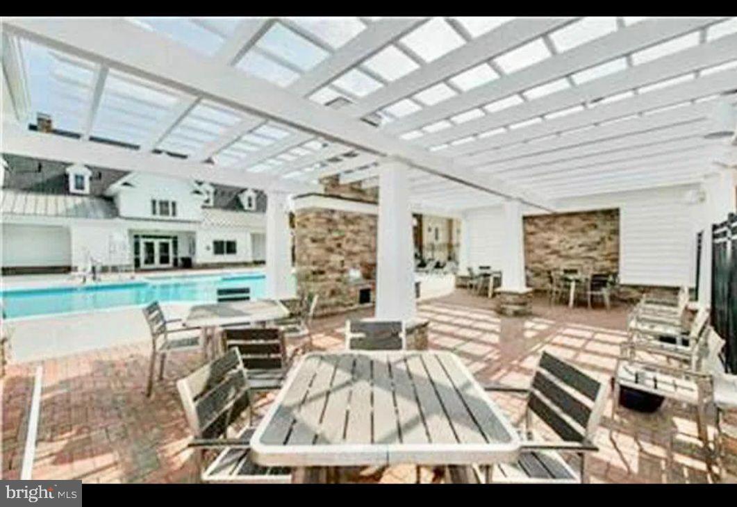 OXFORD SQUARE - Residential Lease