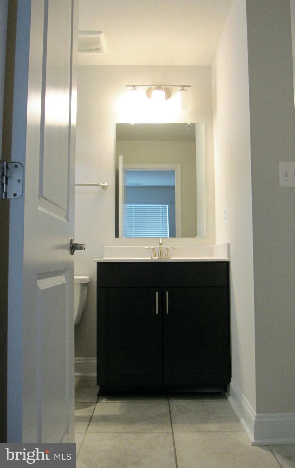 OXFORD SQUARE - Residential Lease