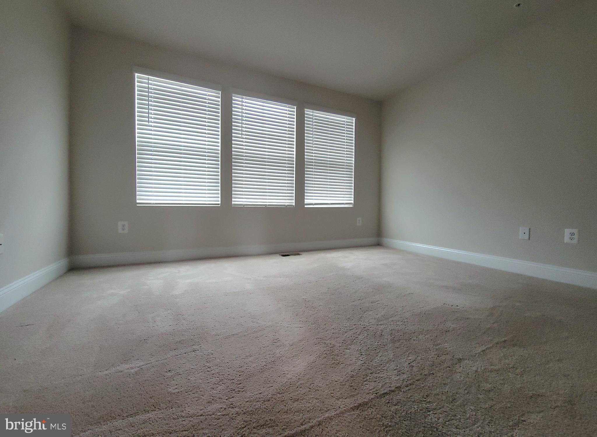 OXFORD SQUARE - Residential Lease