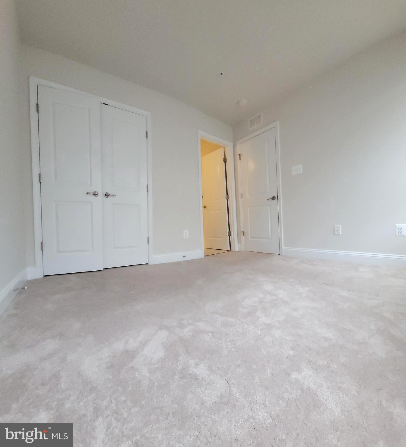 OXFORD SQUARE - Residential Lease