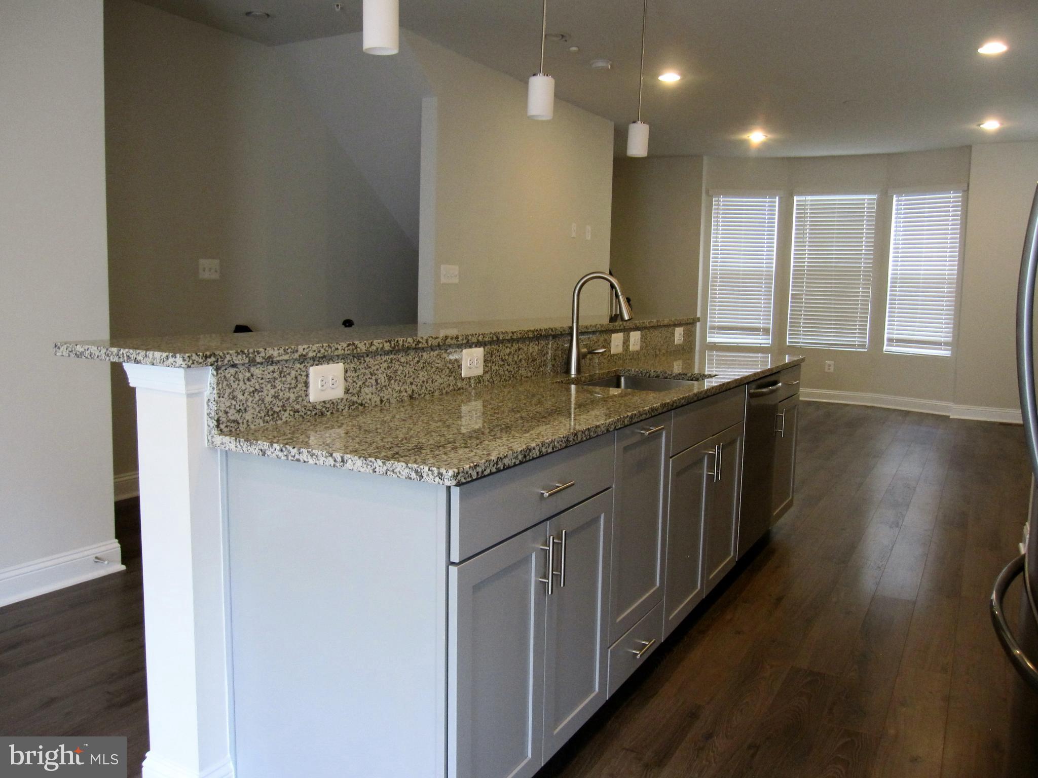 OXFORD SQUARE - Residential Lease