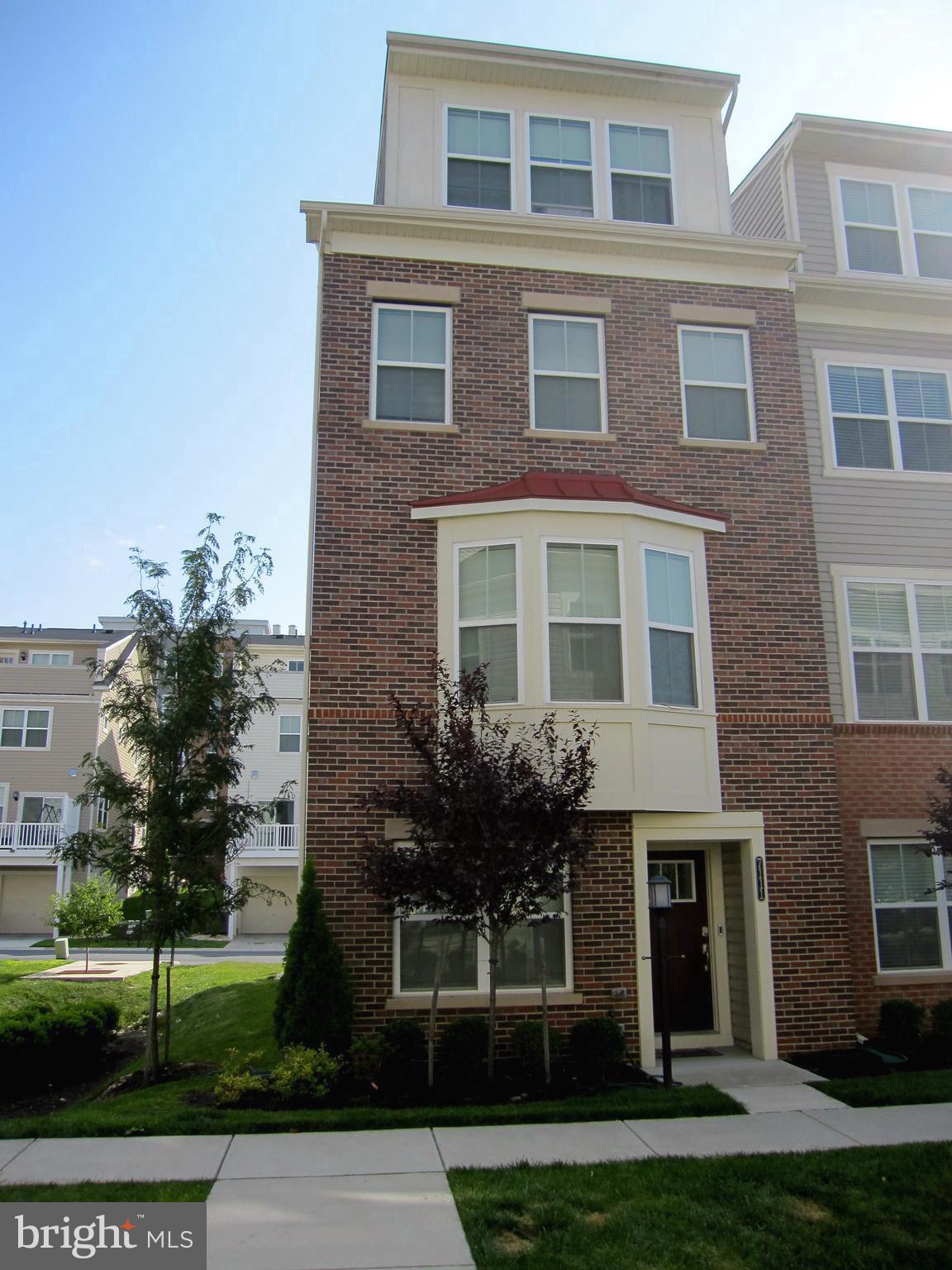 OXFORD SQUARE - Residential Lease